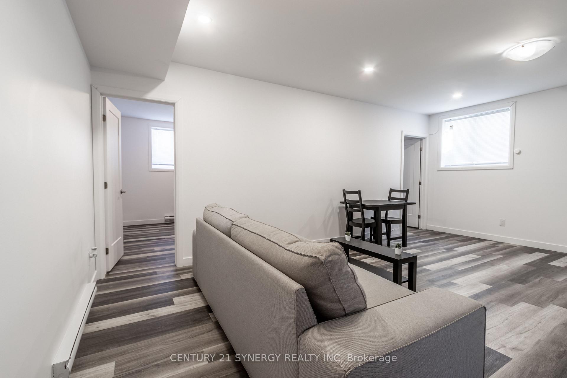 Photo 4 of Unit B, 865 Tavistock Road, Ottawa, Queensway Terrace North — HOMEH