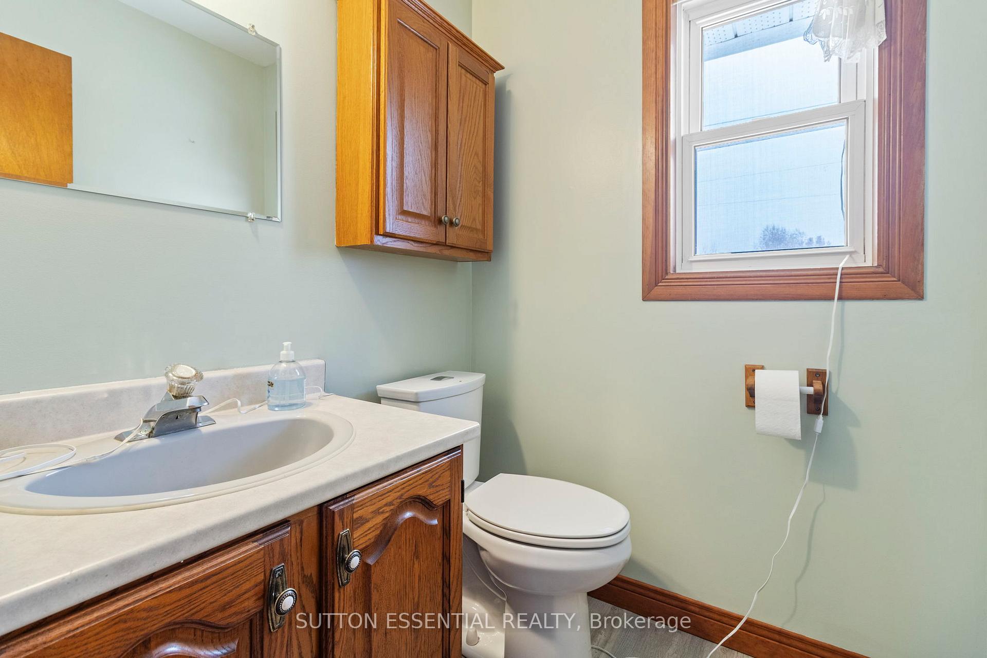Photo 5 of 2216 2nd Concession Road, Augusta, Augusta Twp — HOMEH