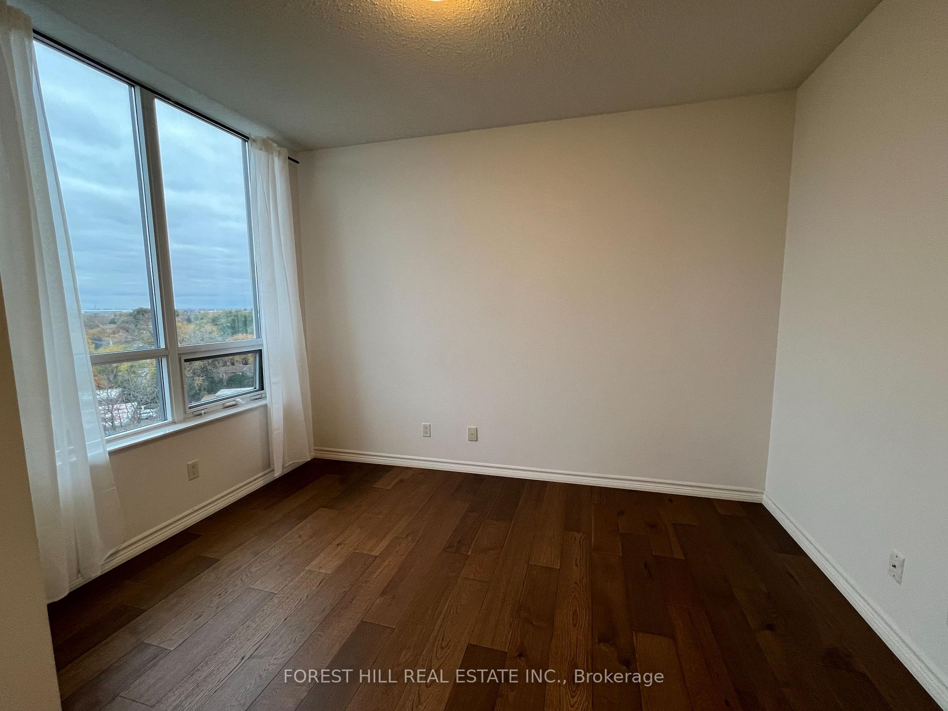 Photo 10 of Unit 930, 35 Saranac Boulevard, Toronto, Englemount-Lawrence — HOMEH
