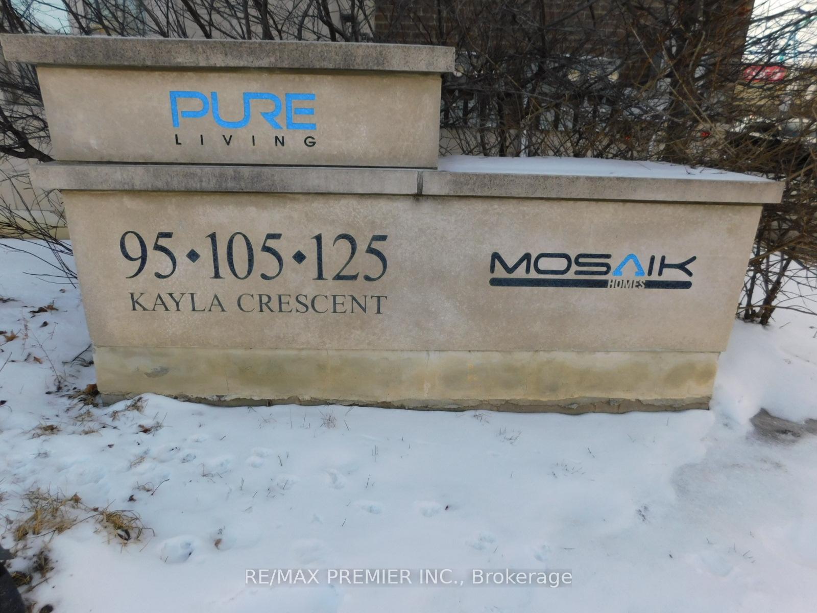 Photo 6 of Unit 20, 105 Kayla Crescent, Vaughan, Maple — HOMEH