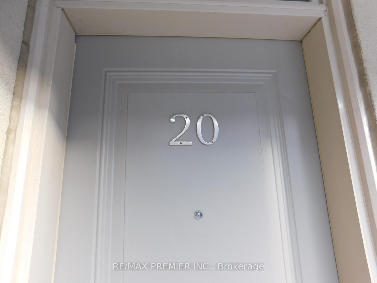 Photo 5 of Unit 20, 105 Kayla Crescent, Vaughan, Maple — HOMEH