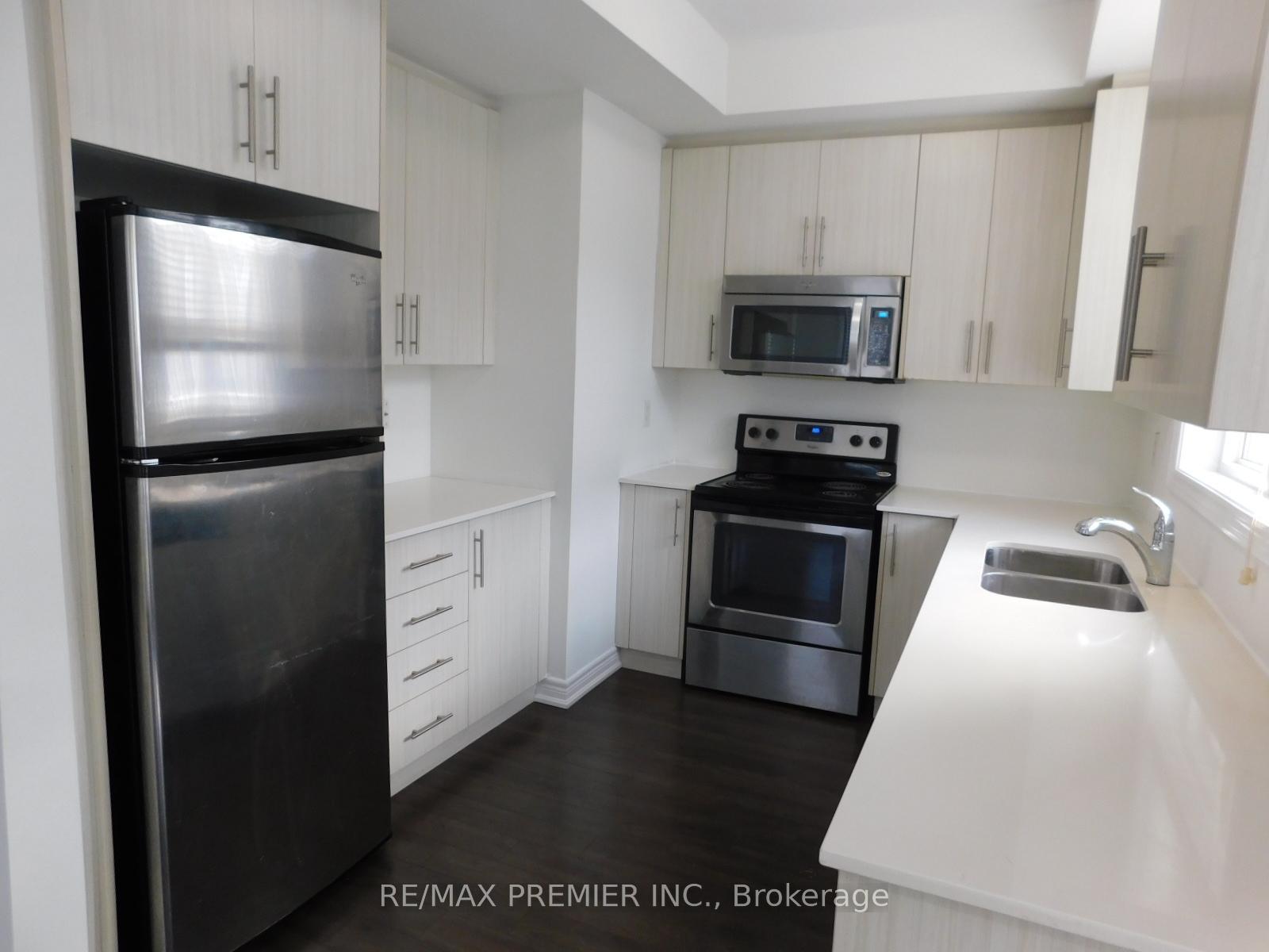 Photo 4 of Unit 20, 105 Kayla Crescent, Vaughan, Maple — HOMEH