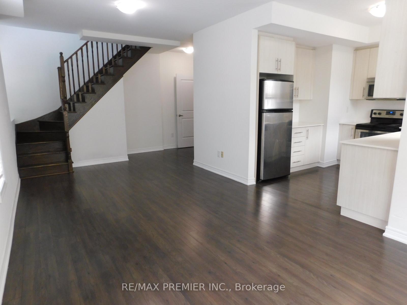 Photo 10 of Unit 20, 105 Kayla Crescent, Vaughan, Maple — HOMEH