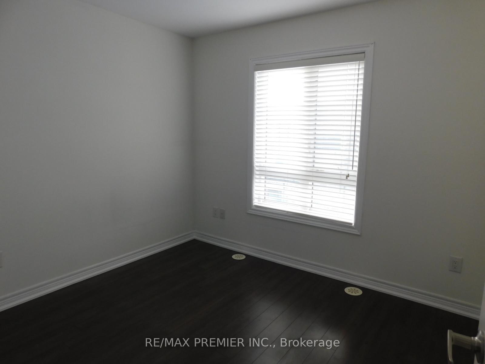 Photo 15 of Unit 20, 105 Kayla Crescent, Vaughan, Maple — HOMEH