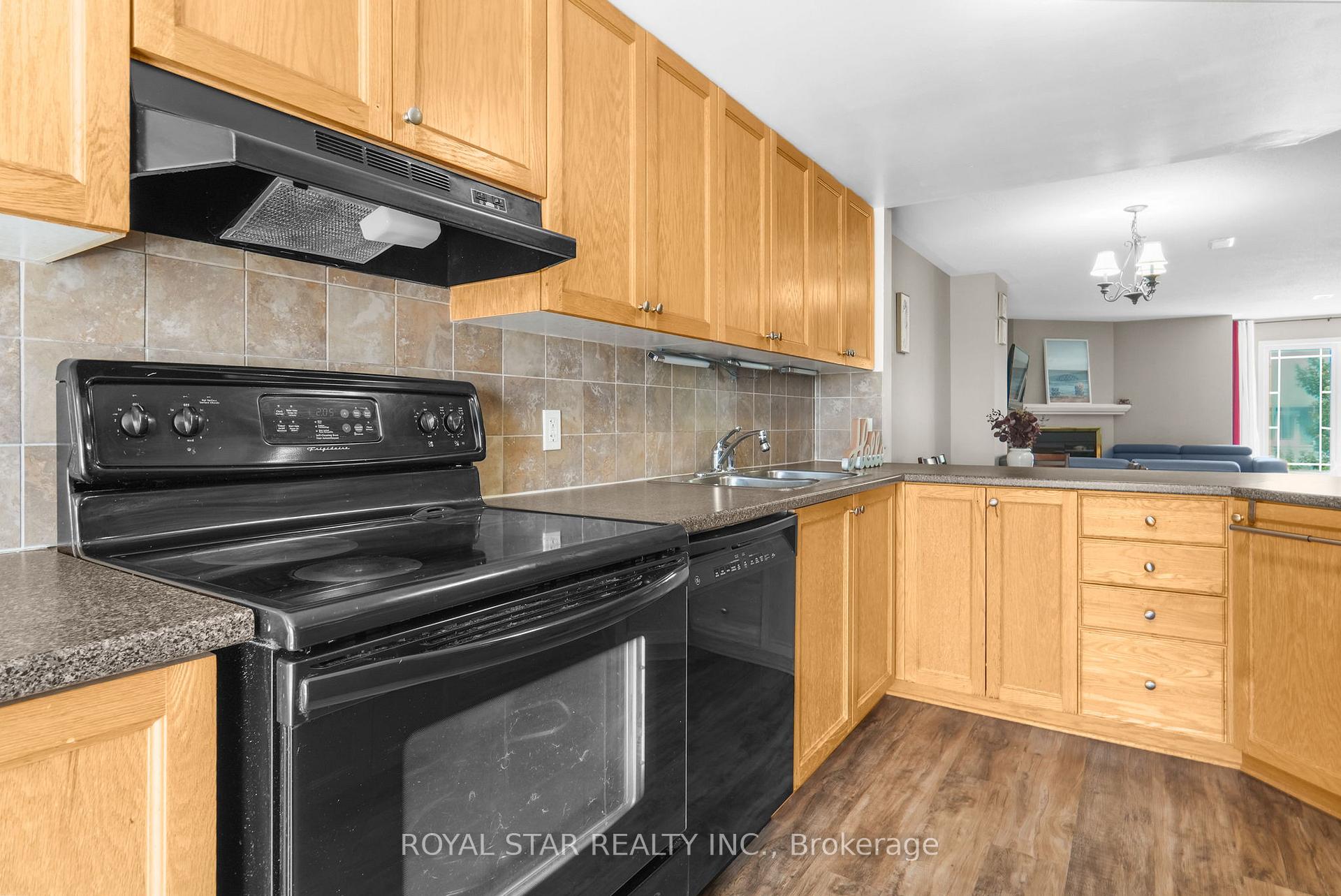 Photo 2 of 258 Meadowbreeze Drive, Ottawa, Kanata - Emerald Meadows/Trailwest — HOMEH