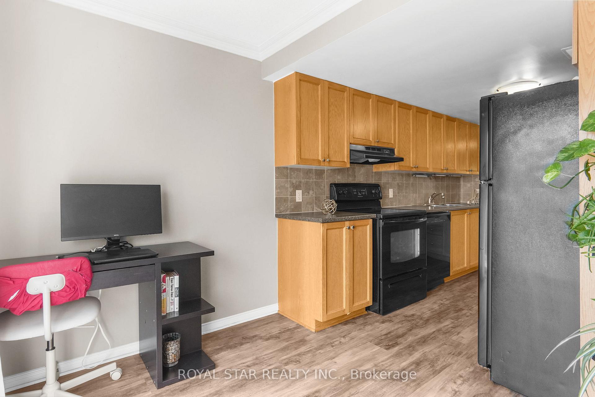 Photo 3 of 258 Meadowbreeze Drive, Ottawa, Kanata - Emerald Meadows/Trailwest — HOMEH