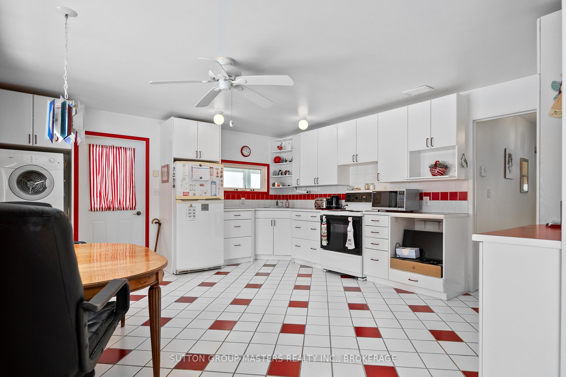Photo 3 of 2292 Sands Road, Frontenac, Frontenac South — HOMEH