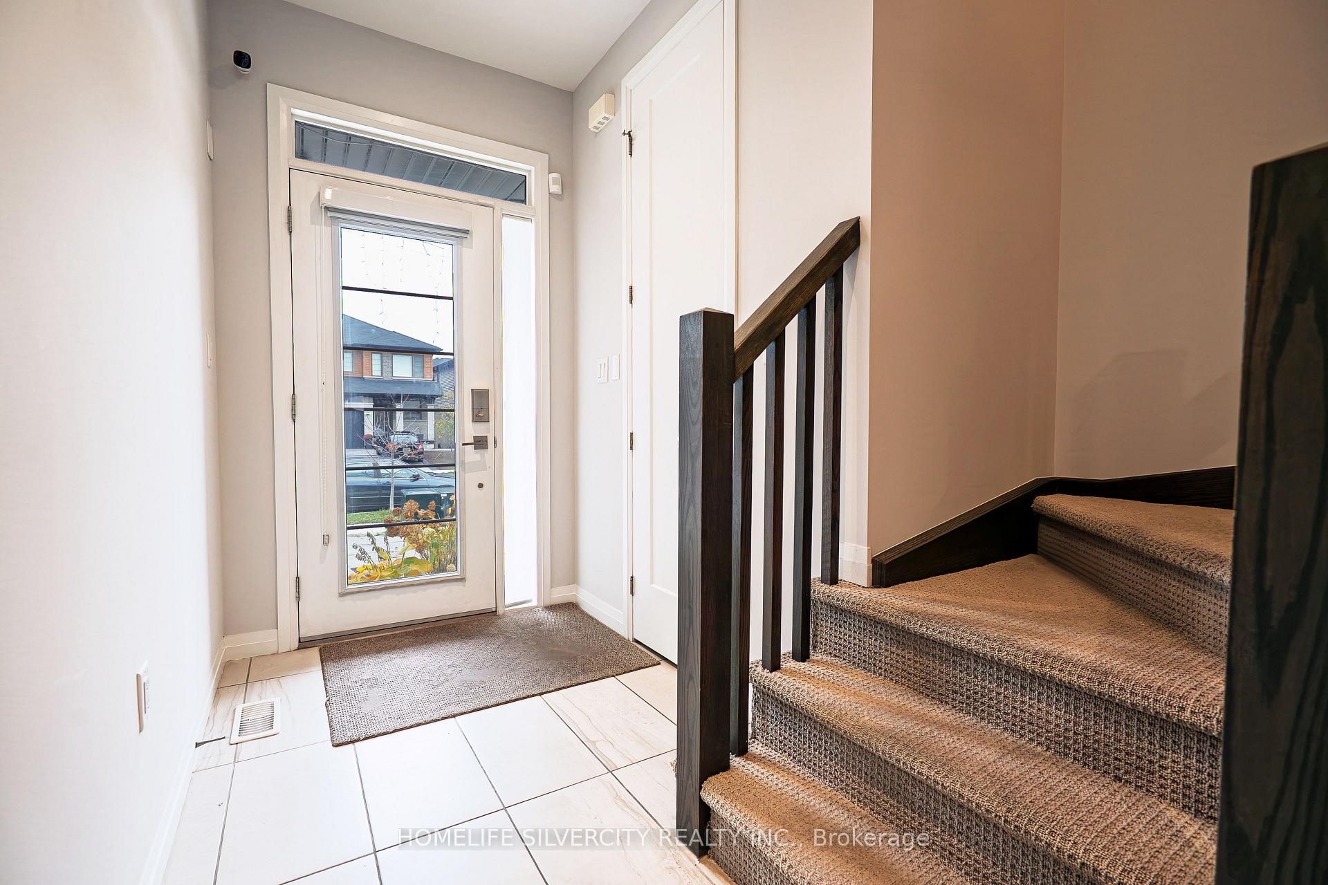 Photo 16 of 106 Columbus Gate, Hamilton, Stoney Creek Mountain — HOMEH