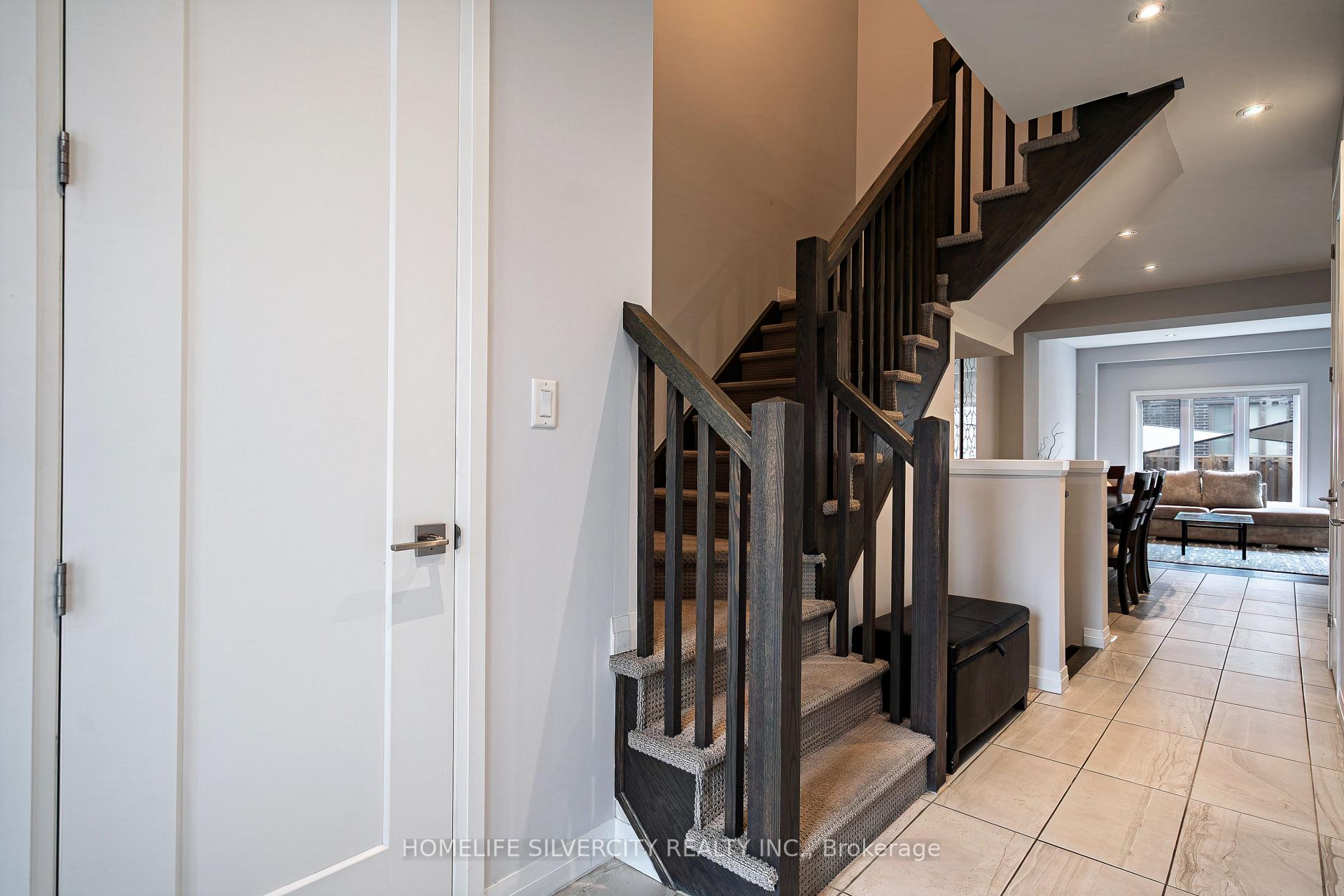 Photo 13 of 106 Columbus Gate, Hamilton, Stoney Creek Mountain — HOMEH