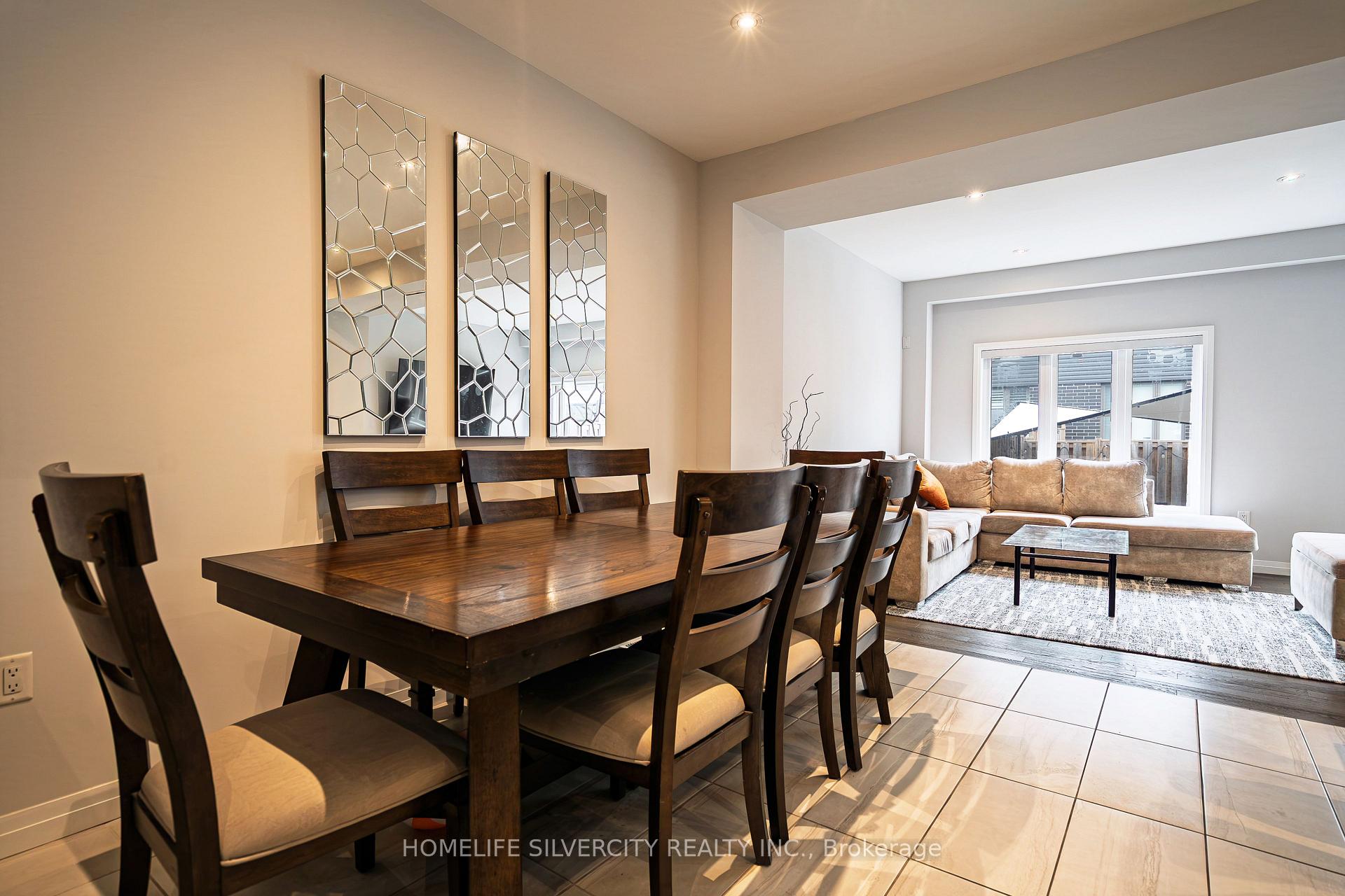 Photo 5 of 106 Columbus Gate, Hamilton, Stoney Creek Mountain — HOMEH