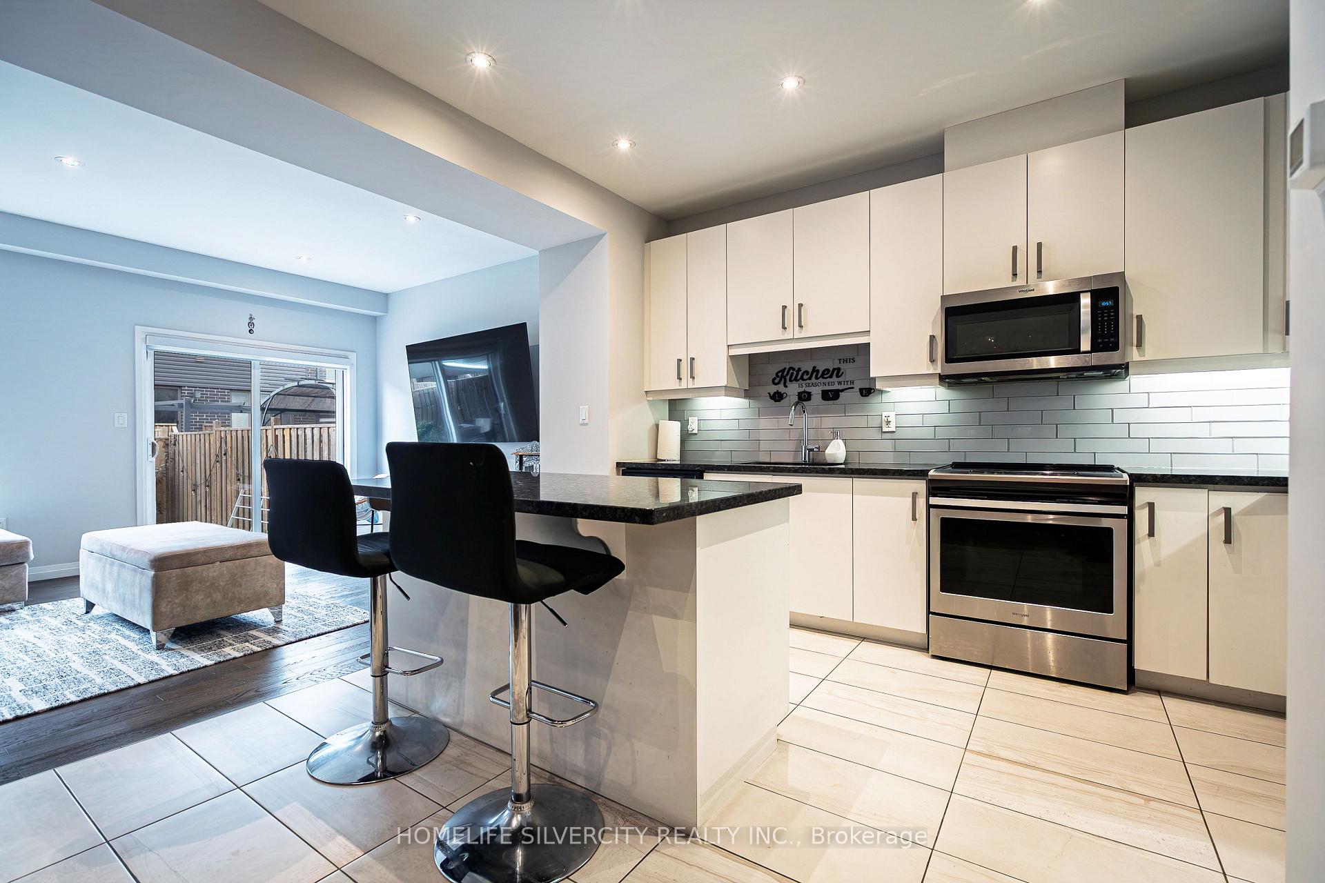 Photo 10 of 106 Columbus Gate, Hamilton, Stoney Creek Mountain — HOMEH