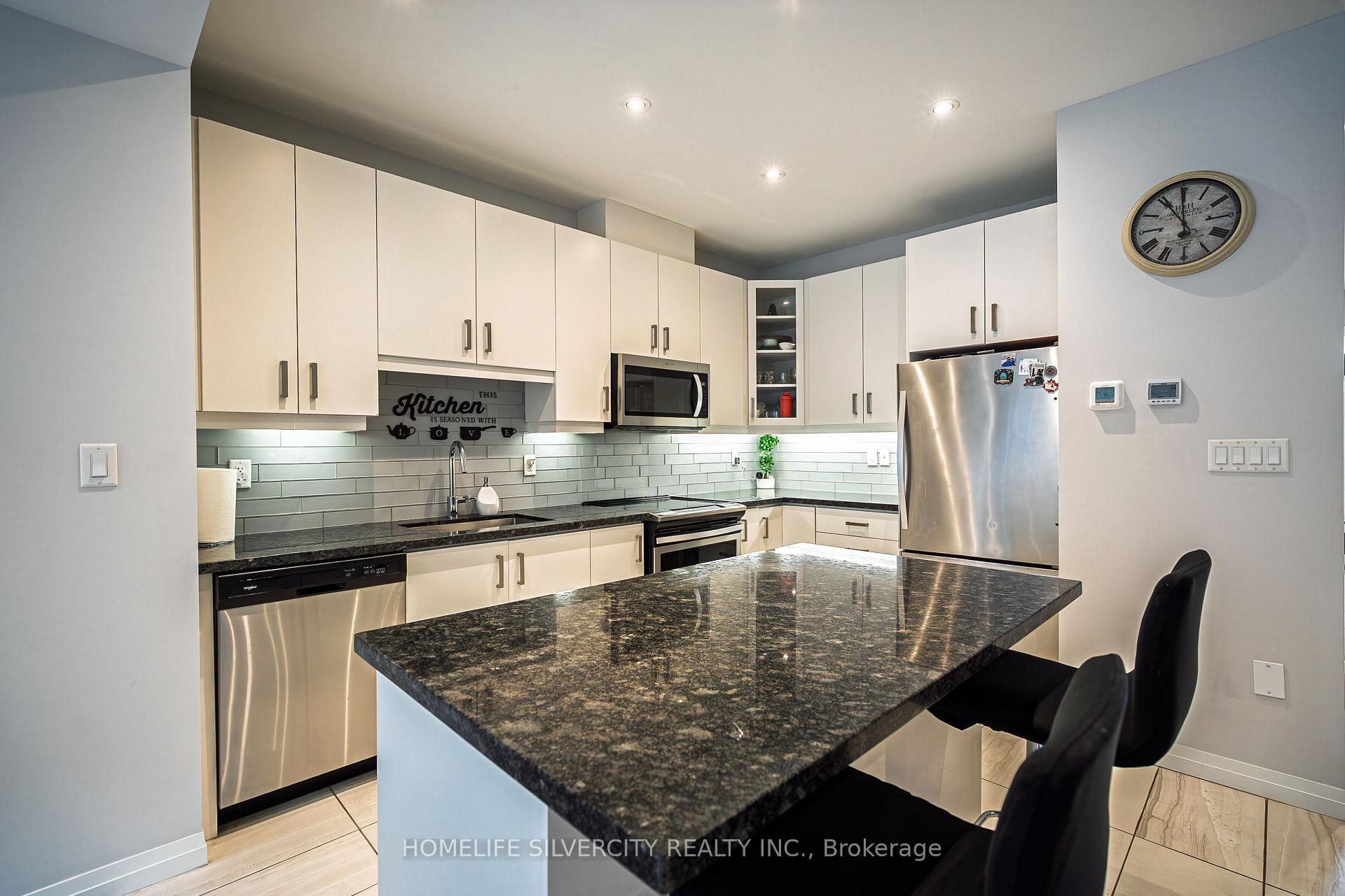 Photo 7 of 106 Columbus Gate, Hamilton, Stoney Creek Mountain — HOMEH