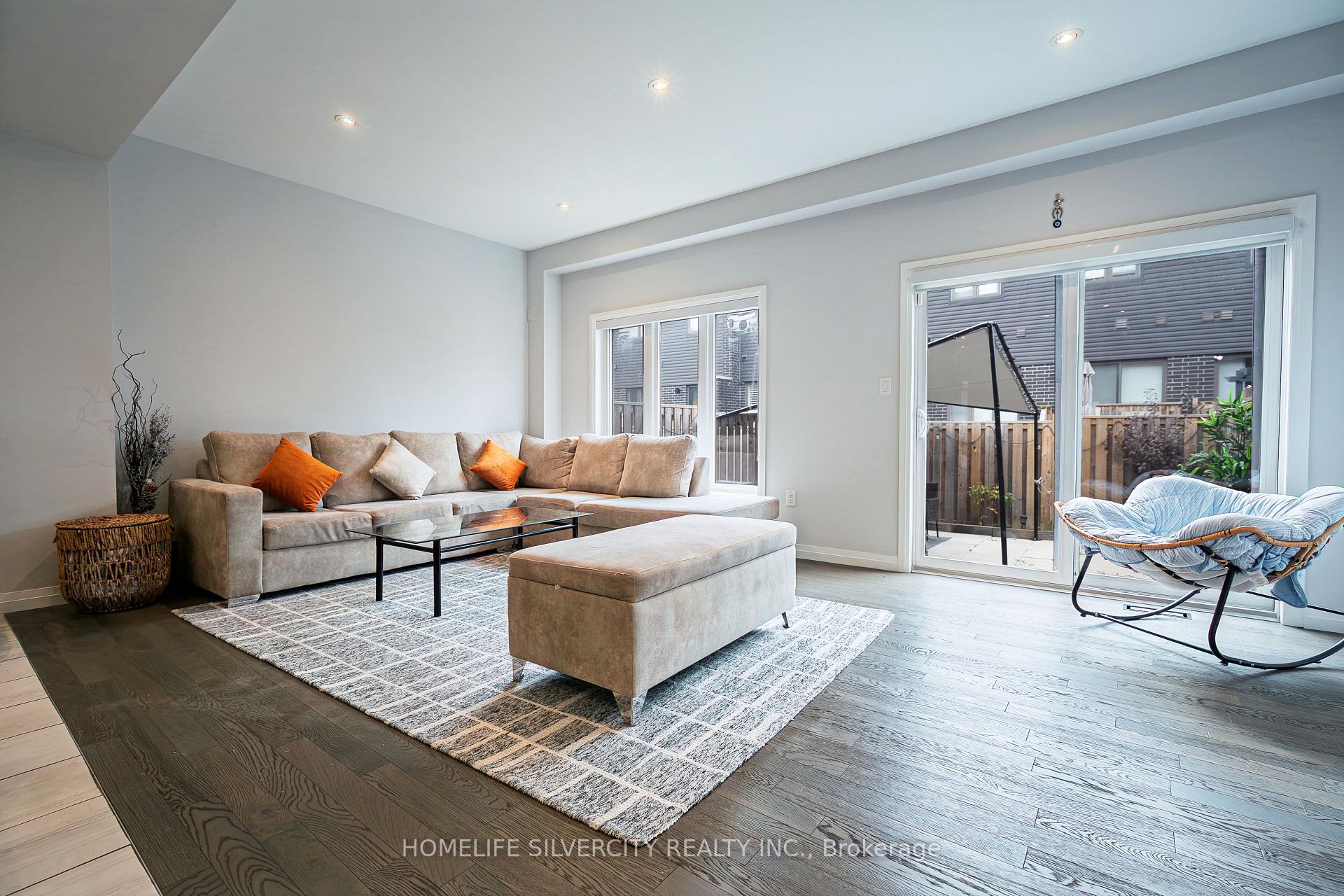 Photo 40 of 106 Columbus Gate, Hamilton, Stoney Creek Mountain — HOMEH