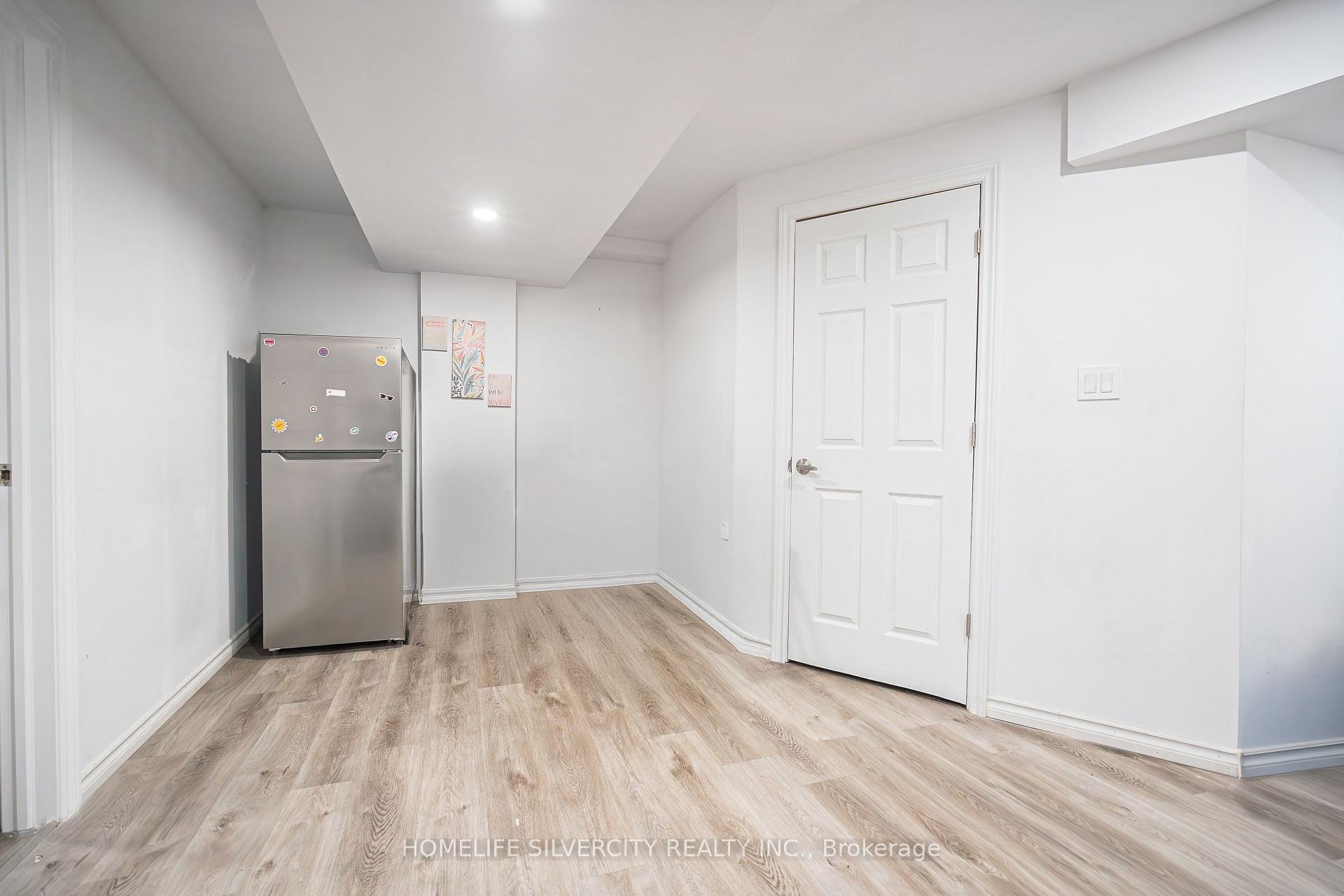 Photo 33 of 106 Columbus Gate, Hamilton, Stoney Creek Mountain — HOMEH