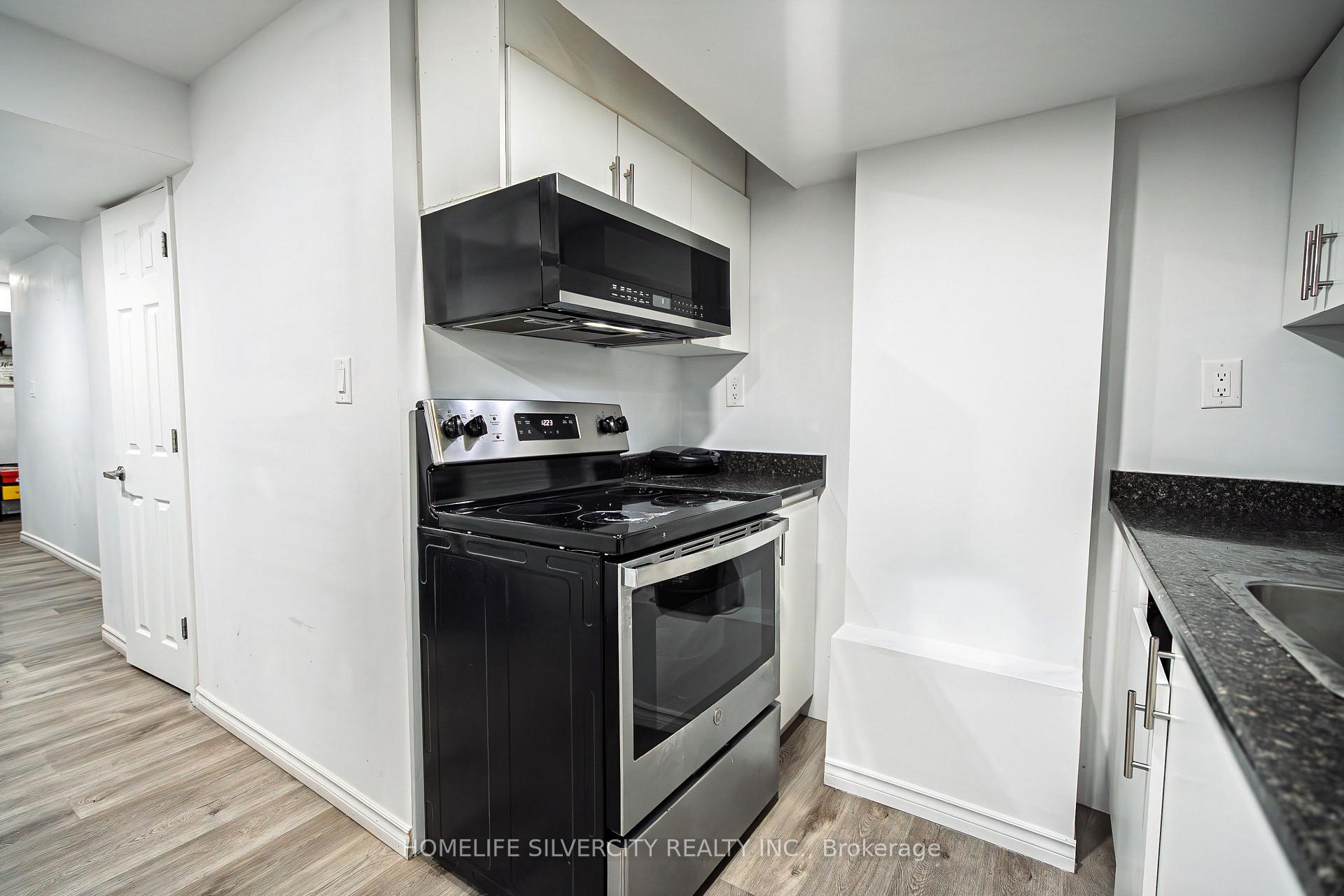 Photo 34 of 106 Columbus Gate, Hamilton, Stoney Creek Mountain — HOMEH