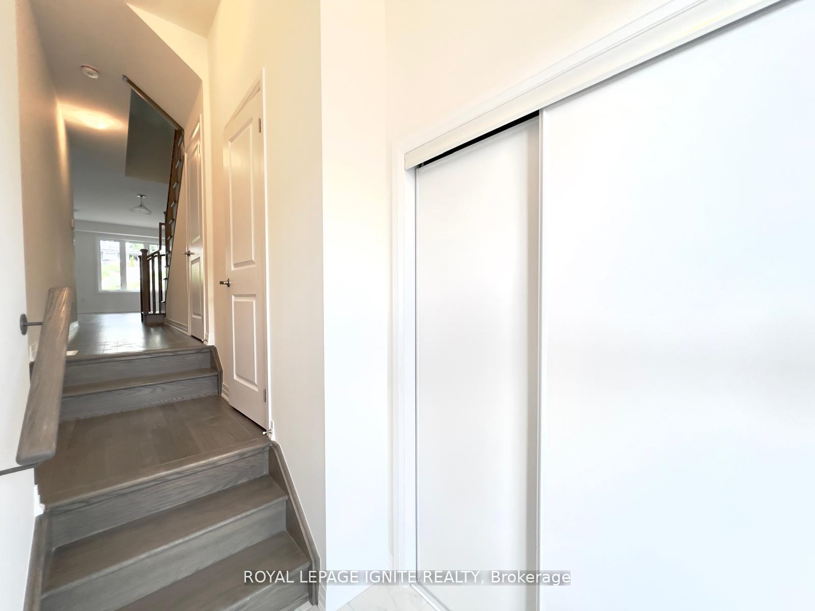 Photo 5 of 562 Hudson Crescent, Midland — HOMEH