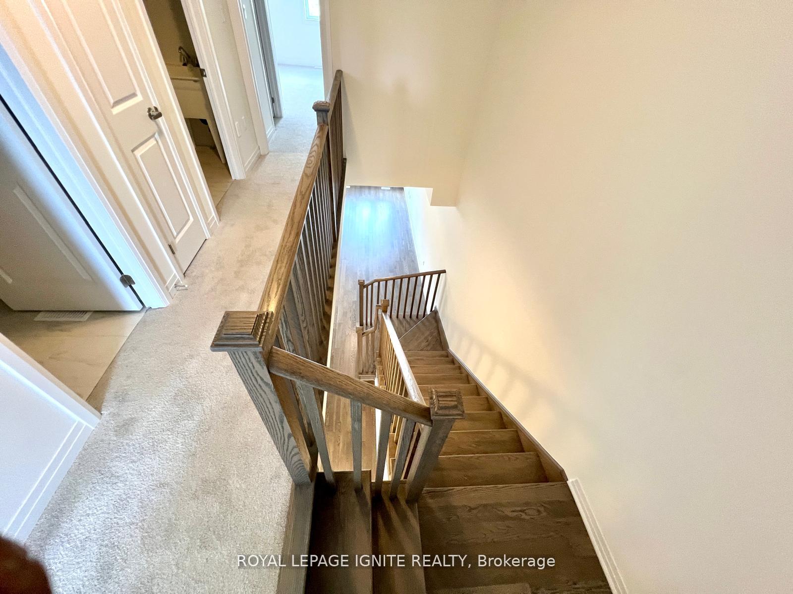 Photo 8 of 562 Hudson Crescent, Midland — HOMEH