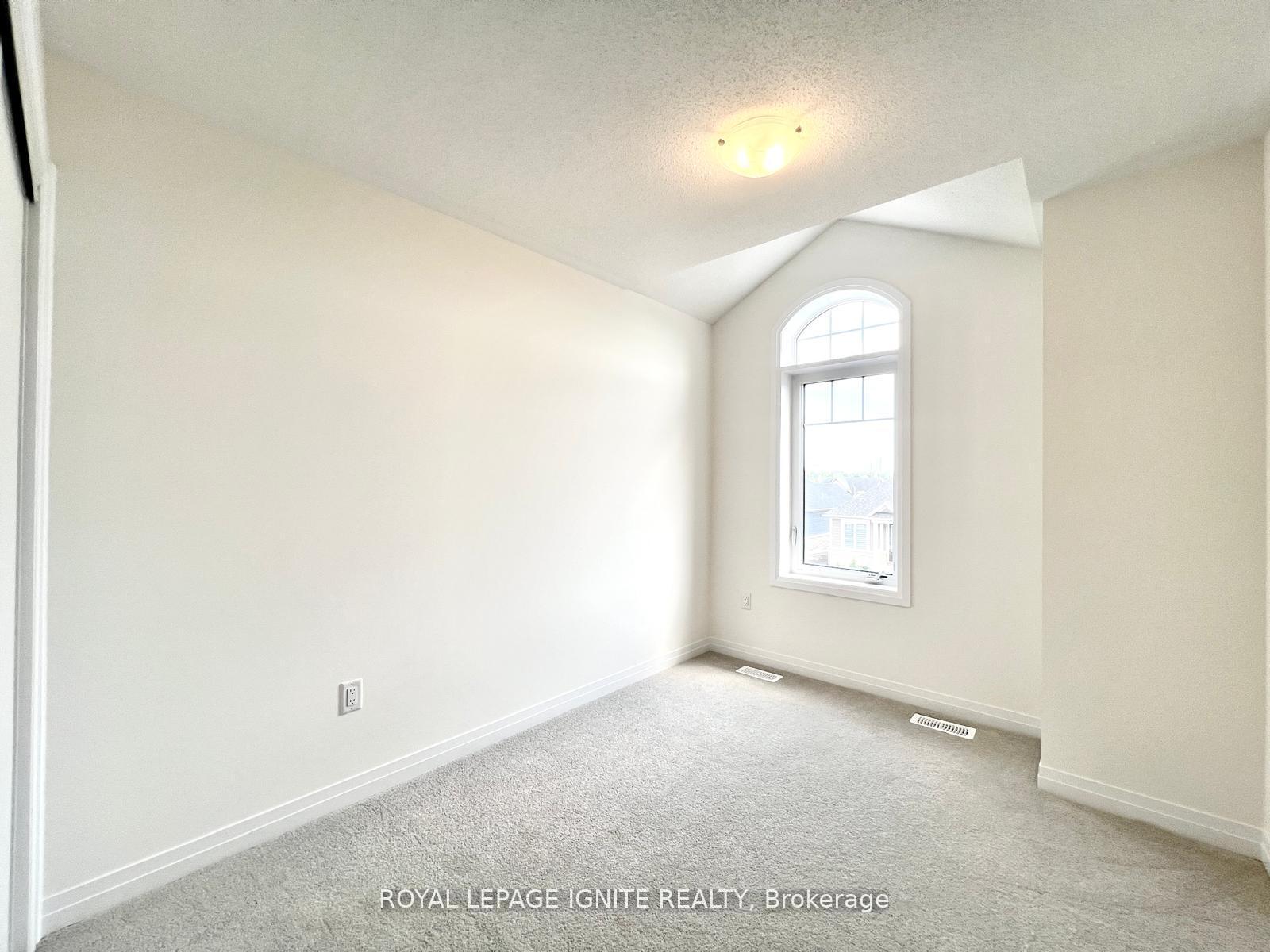 Photo 15 of 562 Hudson Crescent, Midland — HOMEH