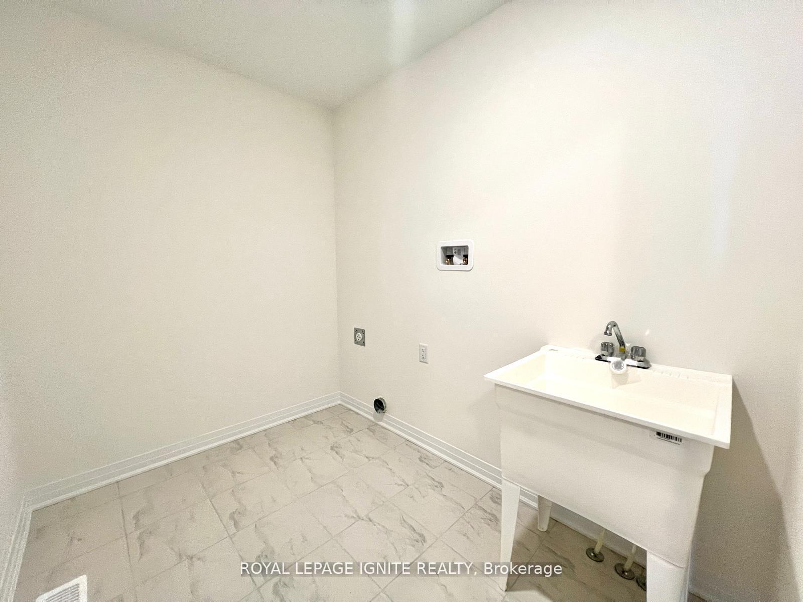 Photo 20 of 562 Hudson Crescent, Midland — HOMEH