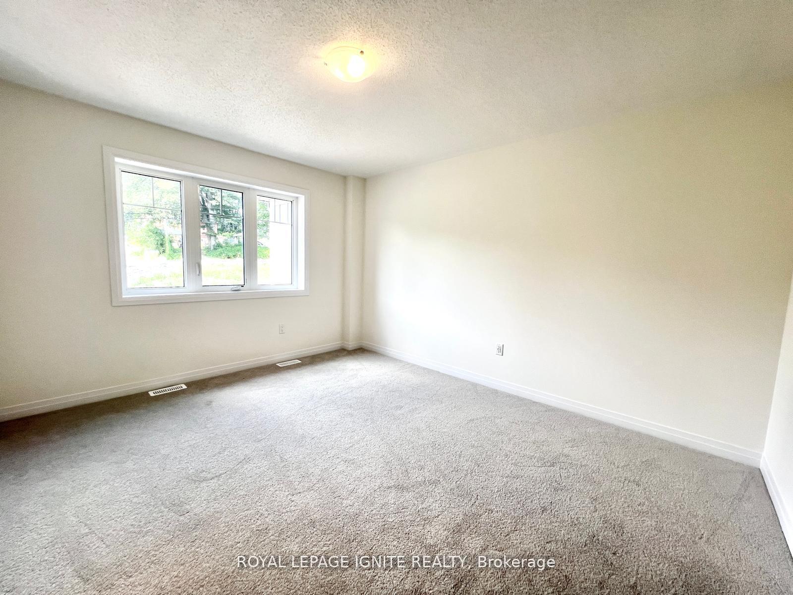 Photo 14 of 562 Hudson Crescent, Midland — HOMEH