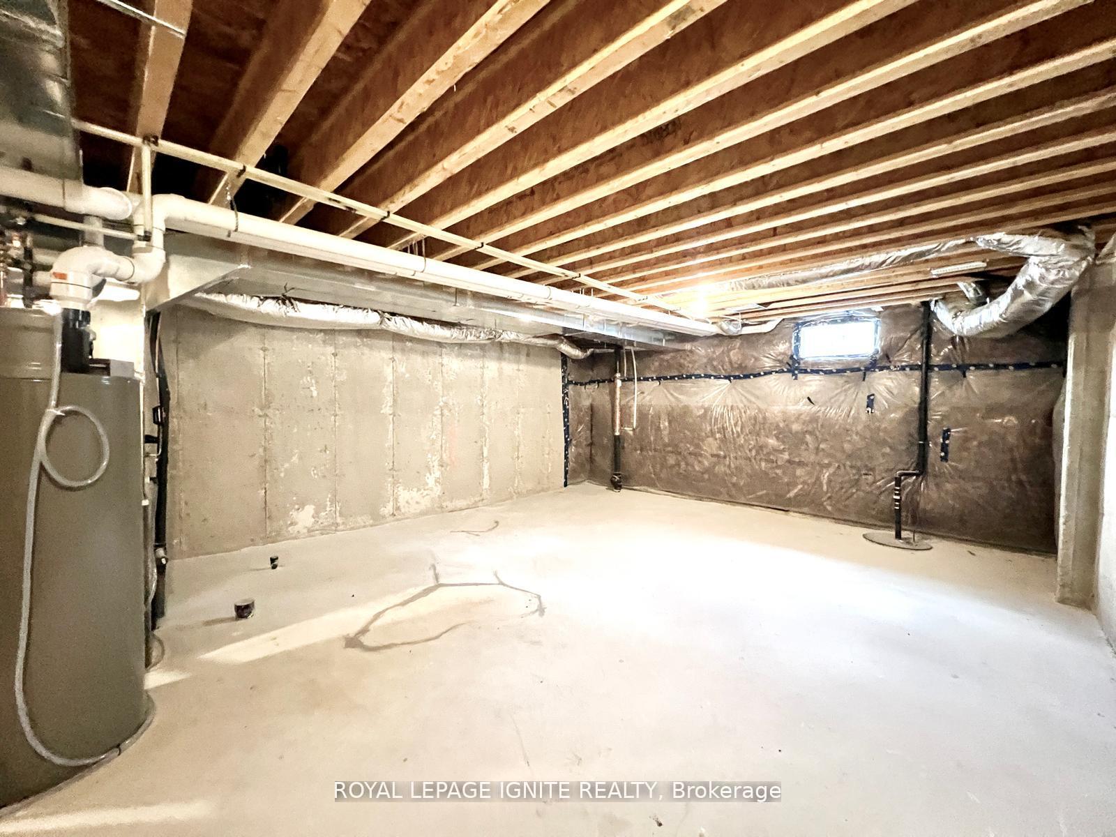 Photo 33 of 562 Hudson Crescent, Midland — HOMEH