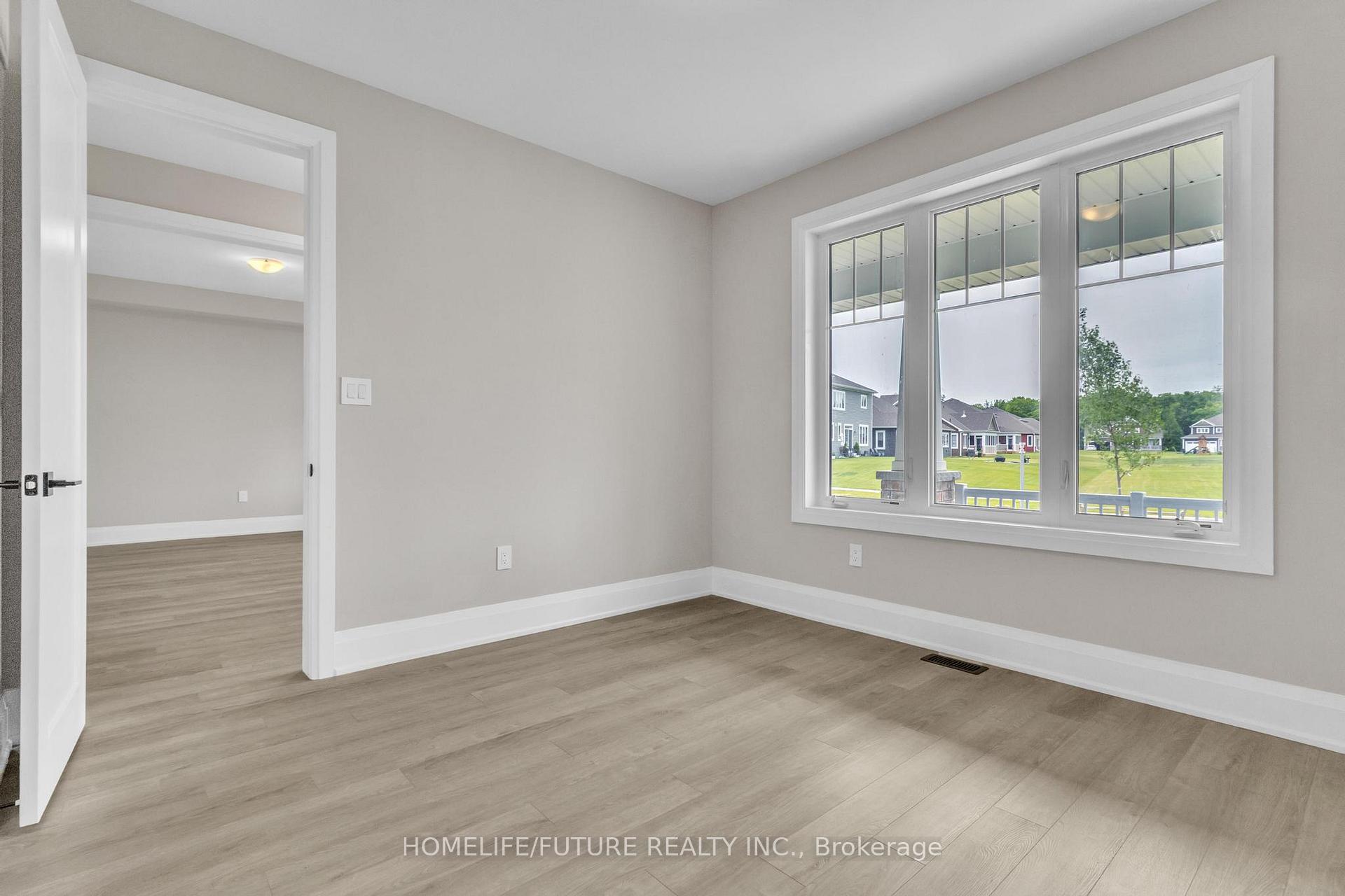 Photo 3 of 44 Dyer Crescent, Bracebridge, Muskoka (N) — HOMEH