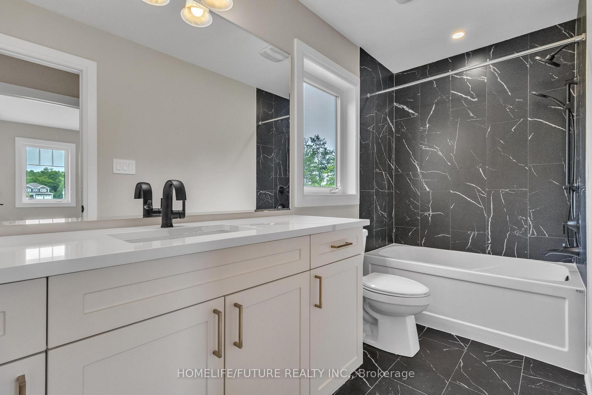 Photo 37 of 44 Dyer Crescent, Bracebridge, Muskoka (N) — HOMEH