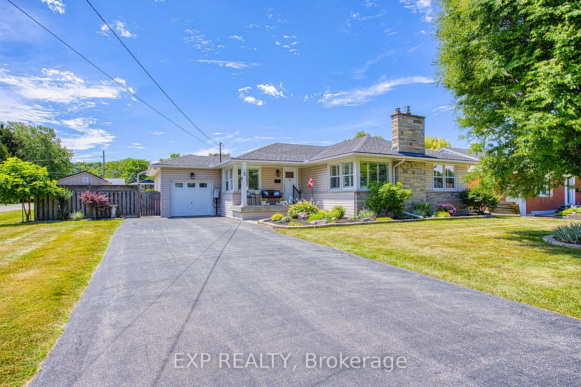Photo 1 of 5 Beverly Street, Grimsby, Grimsby East — HOMEH