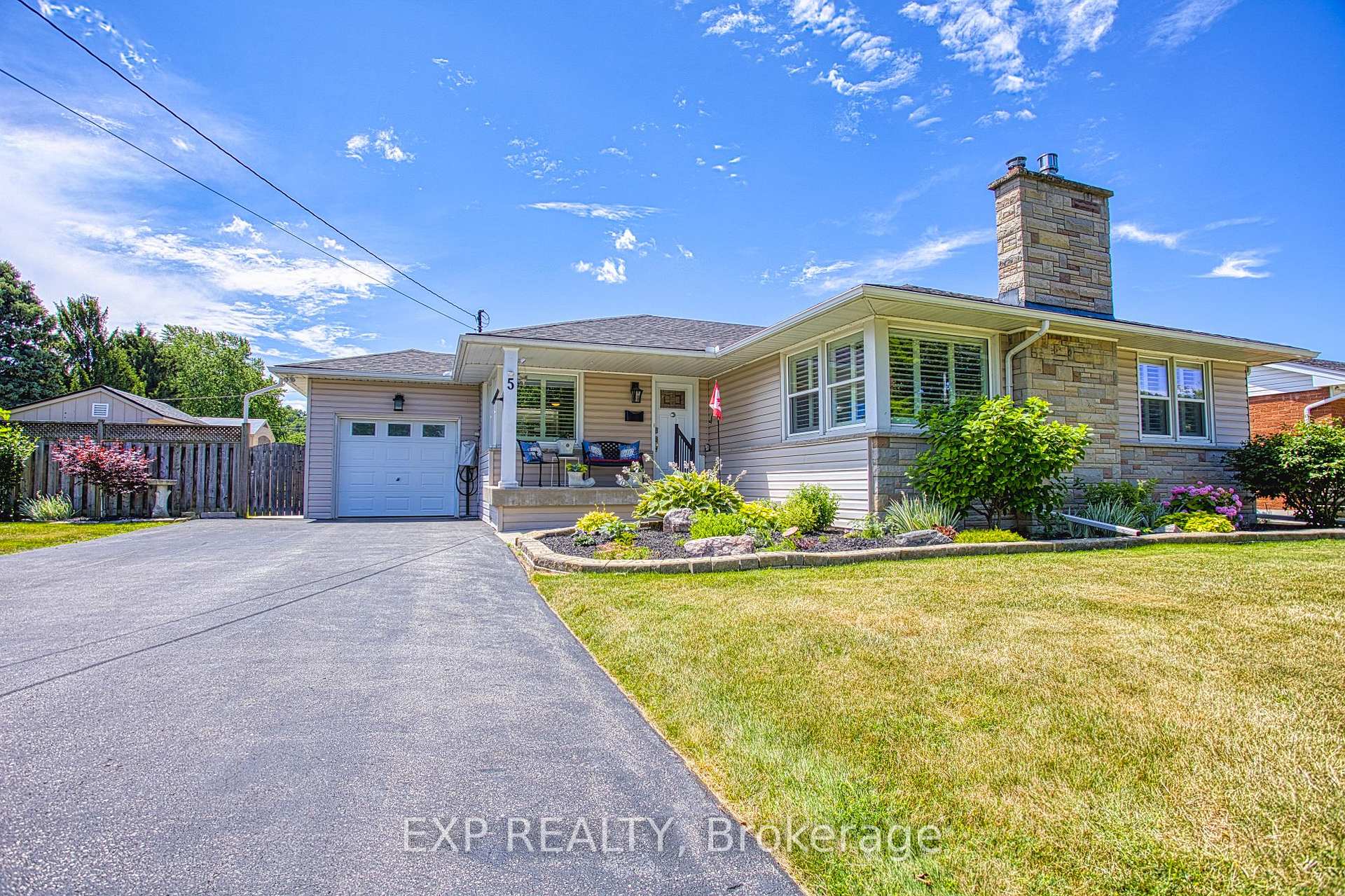 Photo 3 of 5 Beverly Street, Grimsby, Grimsby East — HOMEH