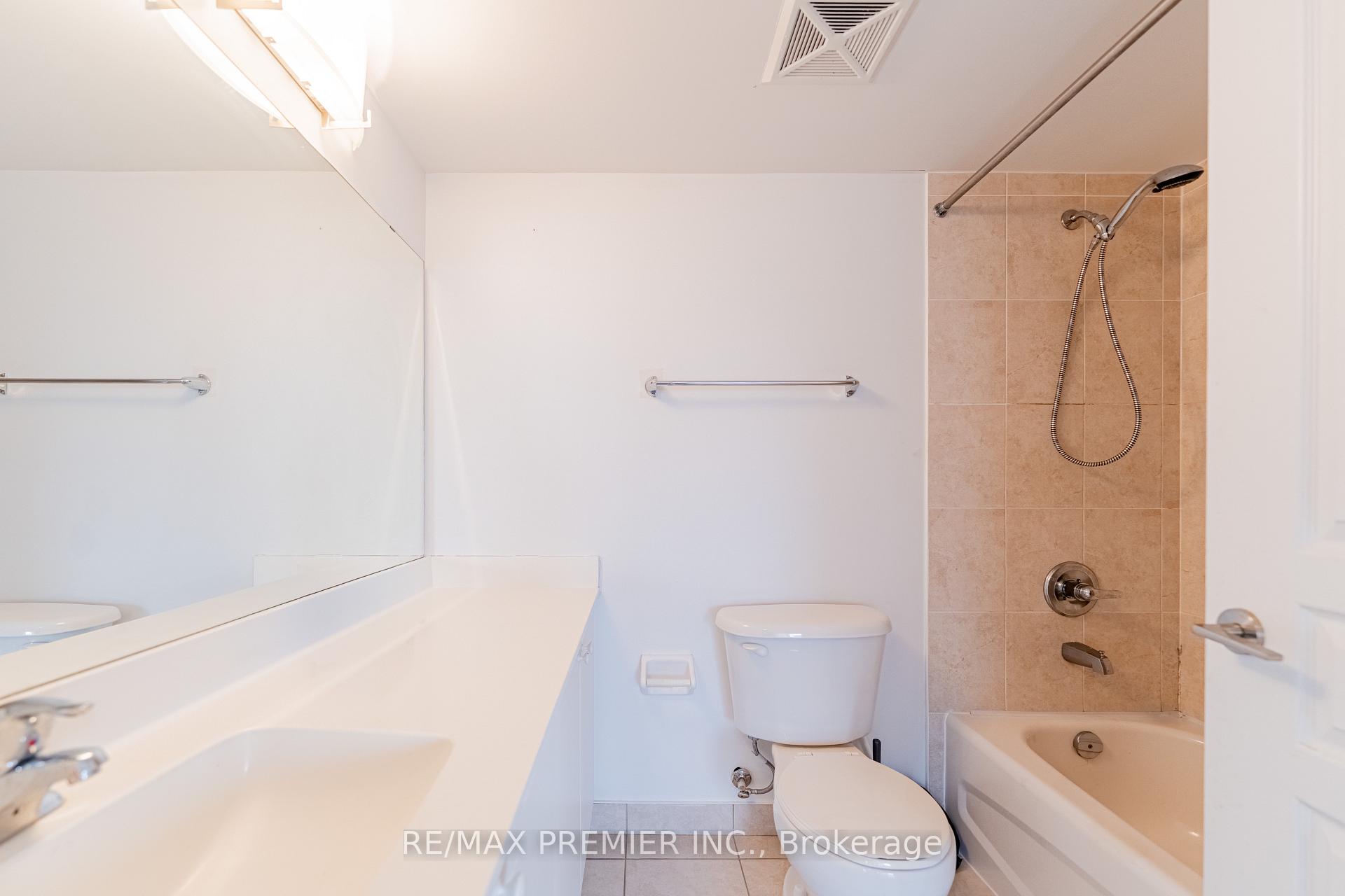 Photo 8 of Unit 1203, 7 North Park Road, Vaughan, Beverley Glen — HOMEH