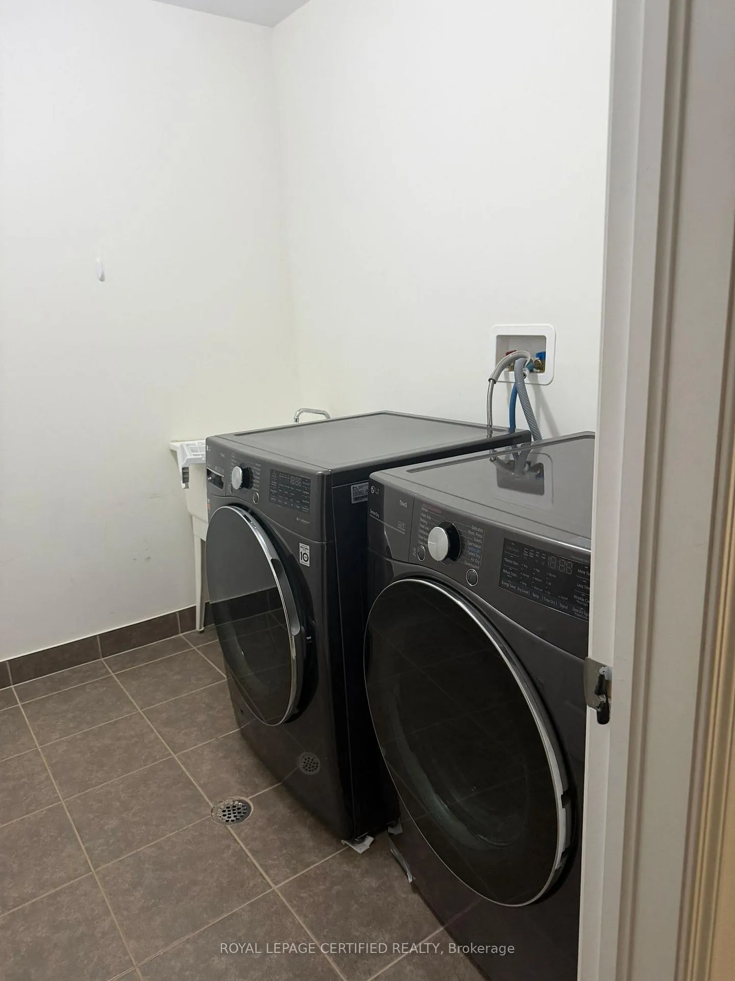 Photo 13 of 11 Allium Road, Brampton, Northwest Brampton — HOMEH