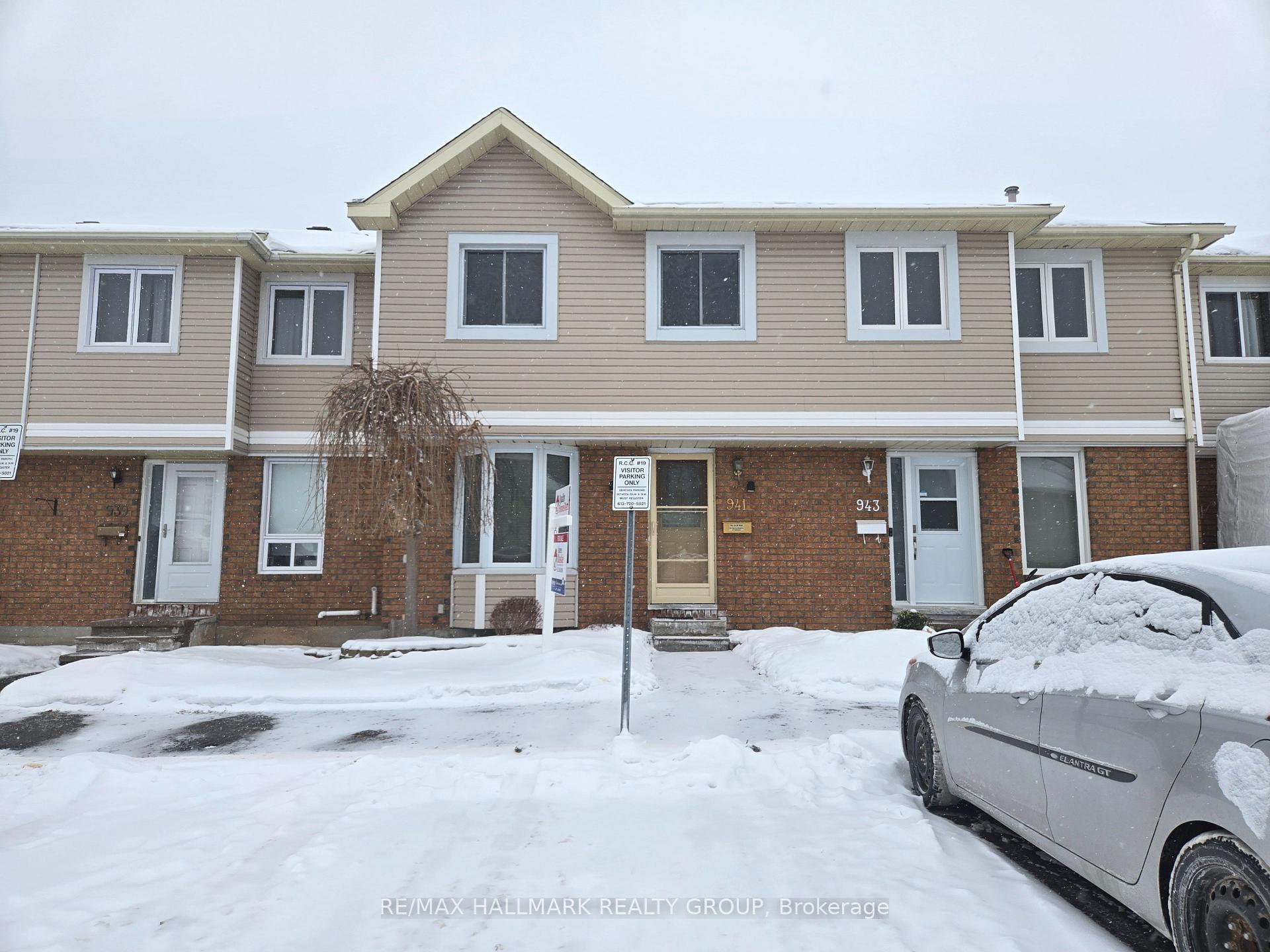 Photo 1 of Unit 32, 941 Cookshire Crescent, Ottawa, Fallingbrook/Ridgemount — HOMEH