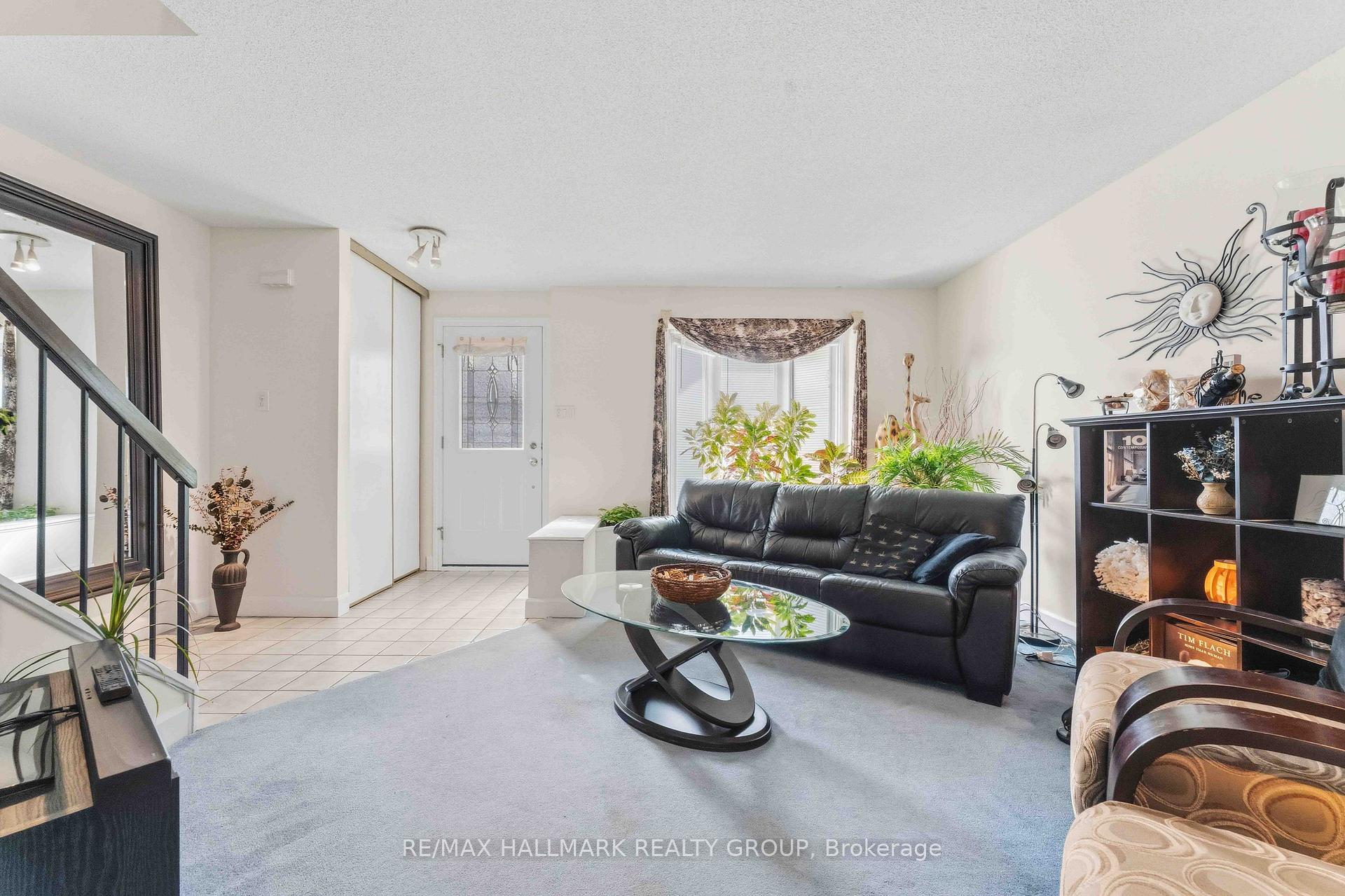 Photo 8 of Unit 32, 941 Cookshire Crescent, Ottawa, Fallingbrook/Ridgemount — HOMEH