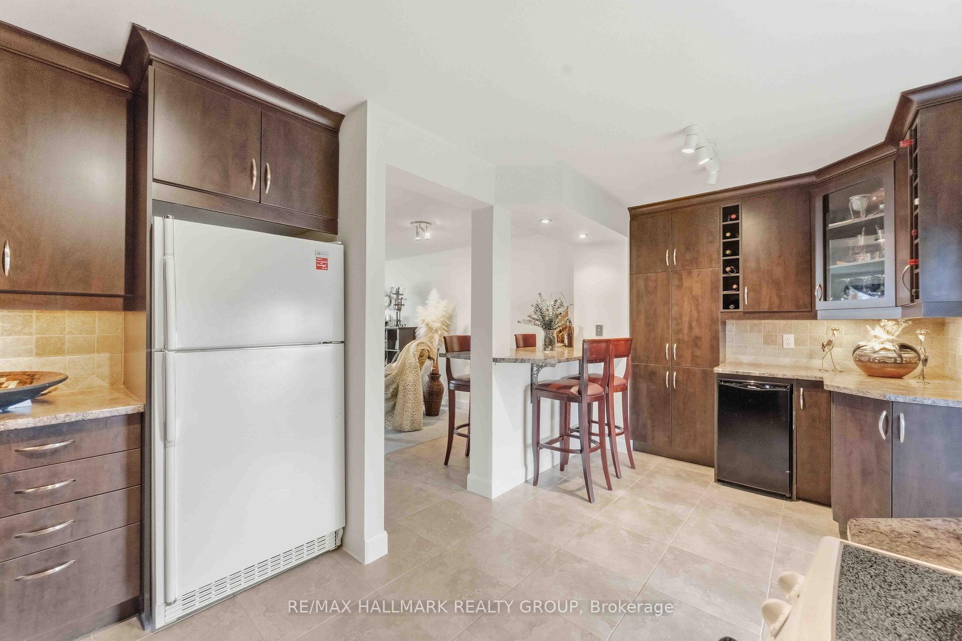 Photo 9 of Unit 32, 941 Cookshire Crescent, Ottawa, Fallingbrook/Ridgemount — HOMEH