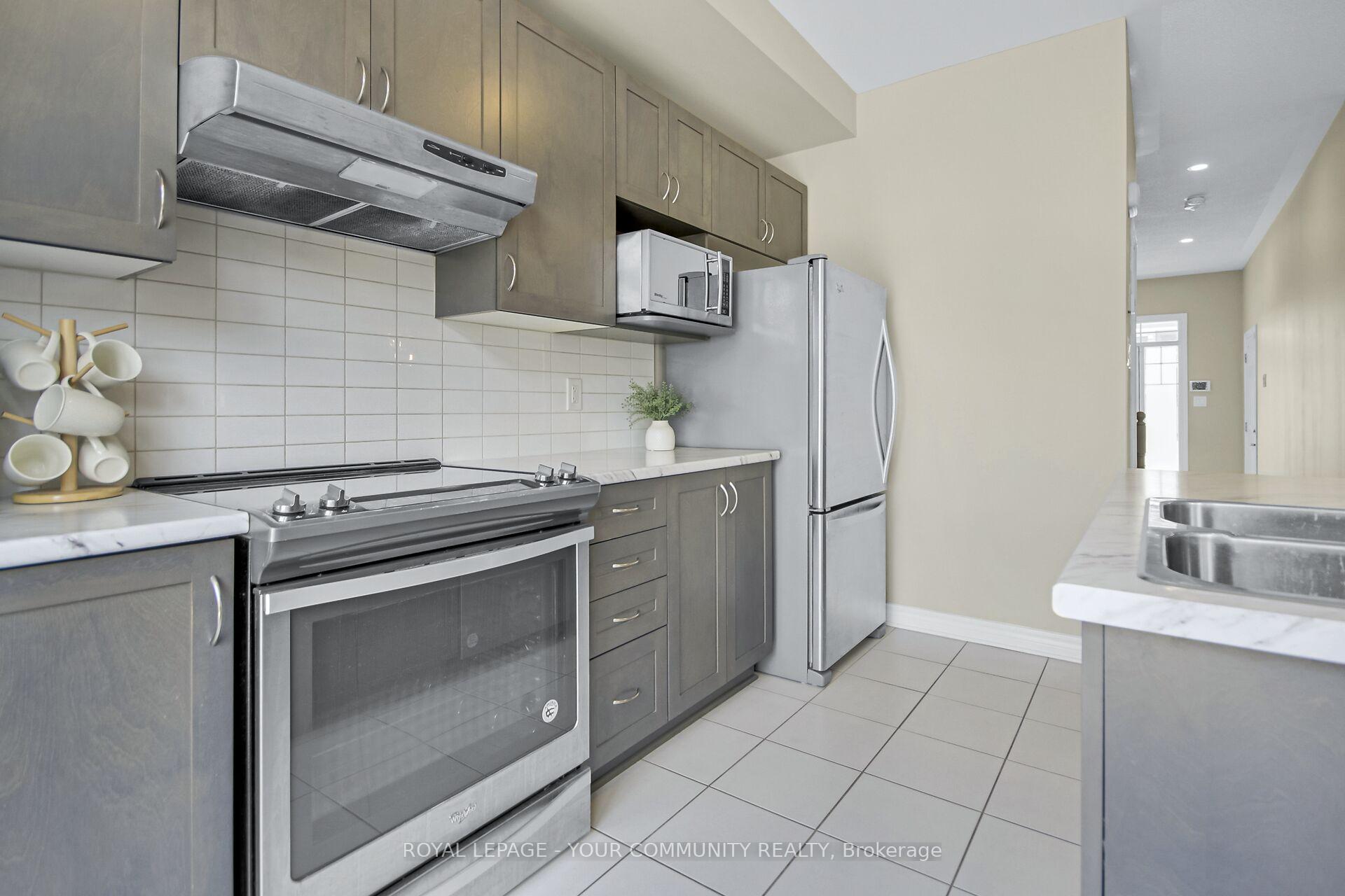 Photo 8 of 910 Kilbirnie Drive, Ottawa, Barrhaven - Half Moon Bay — HOMEH