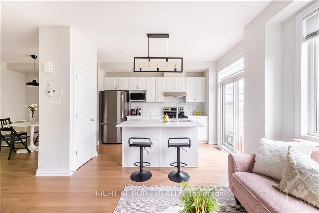 Photo 10 of 116 Vendome Street, Ottawa, Avalon West — HOMEH