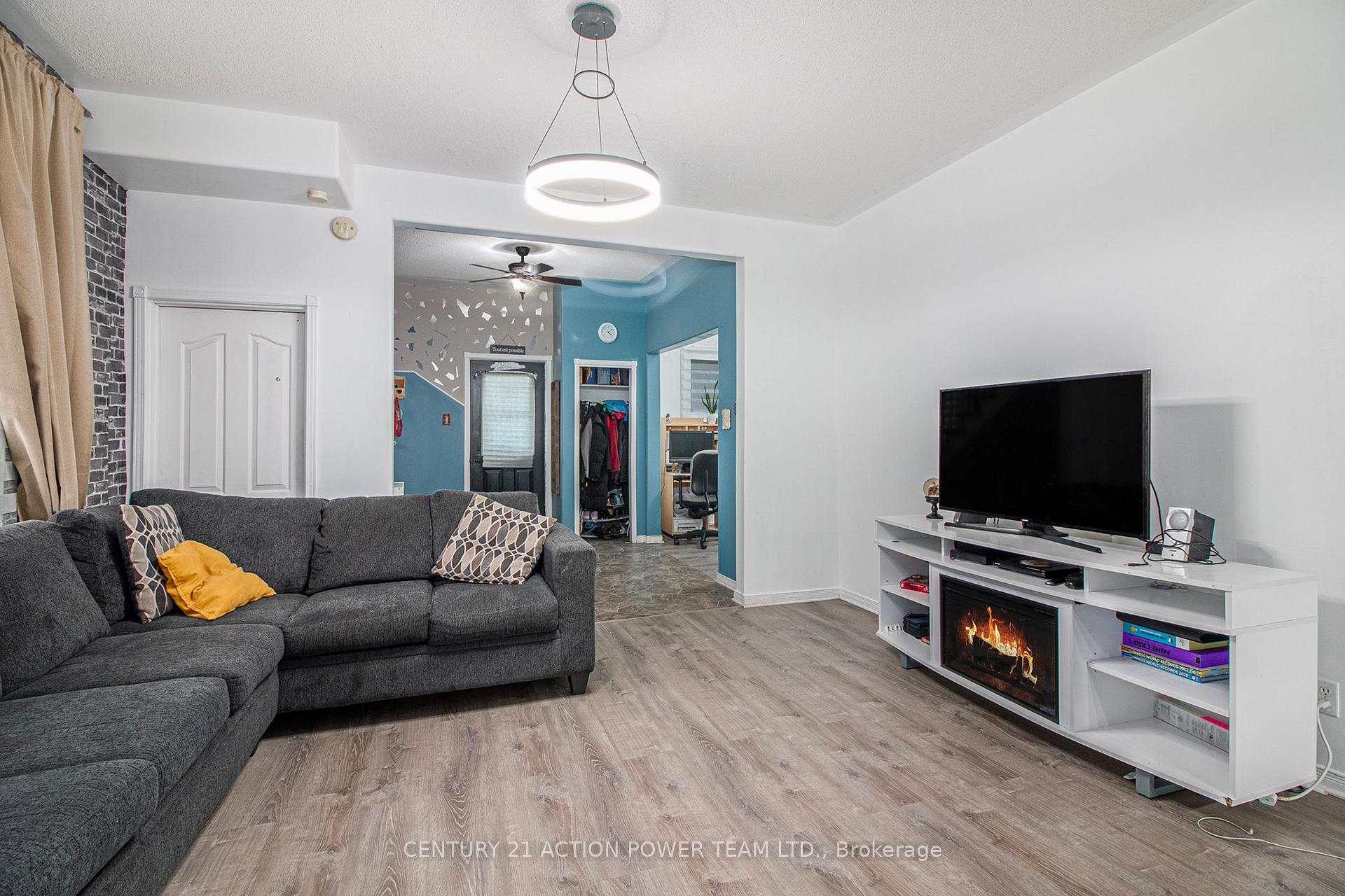 Photo 17 of 18 George Street S, North Stormont, North Stormont (Finch) Twp — HOMEH