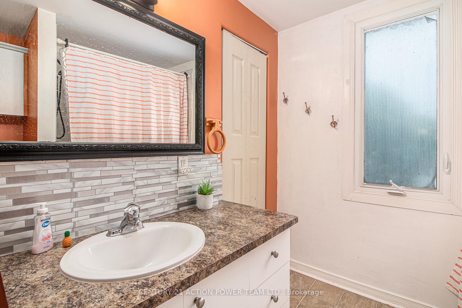 Photo 14 of 18 George Street S, North Stormont, North Stormont (Finch) Twp — HOMEH