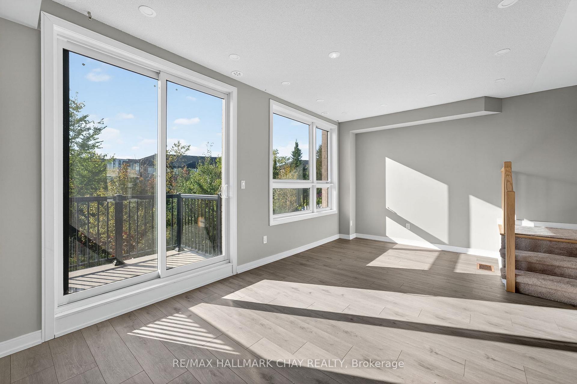 Photo 26 of 22 Blue Forest Crescent, Barrie, Innis-Shore — HOMEH
