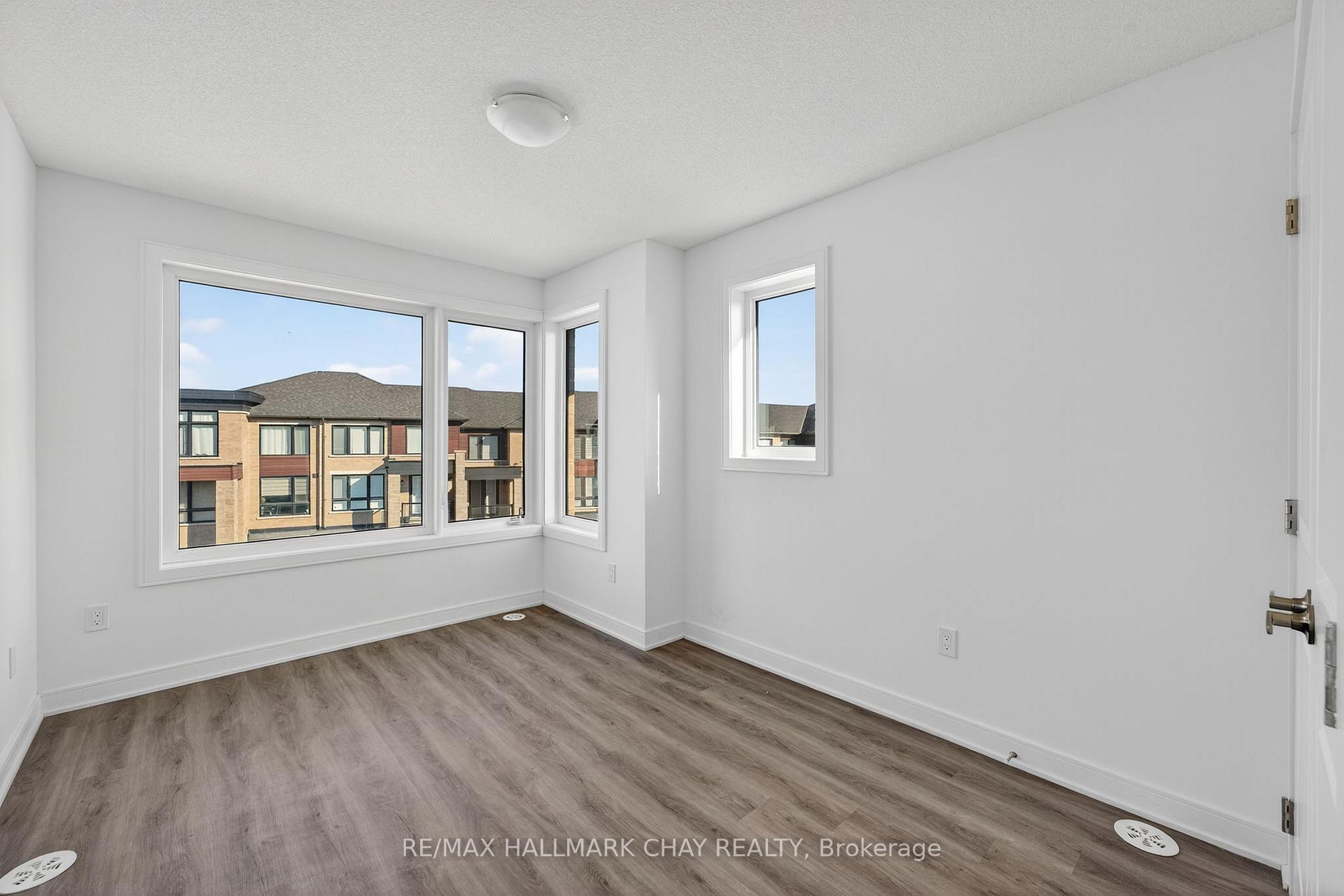 Photo 27 of 22 Blue Forest Crescent, Barrie, Innis-Shore — HOMEH
