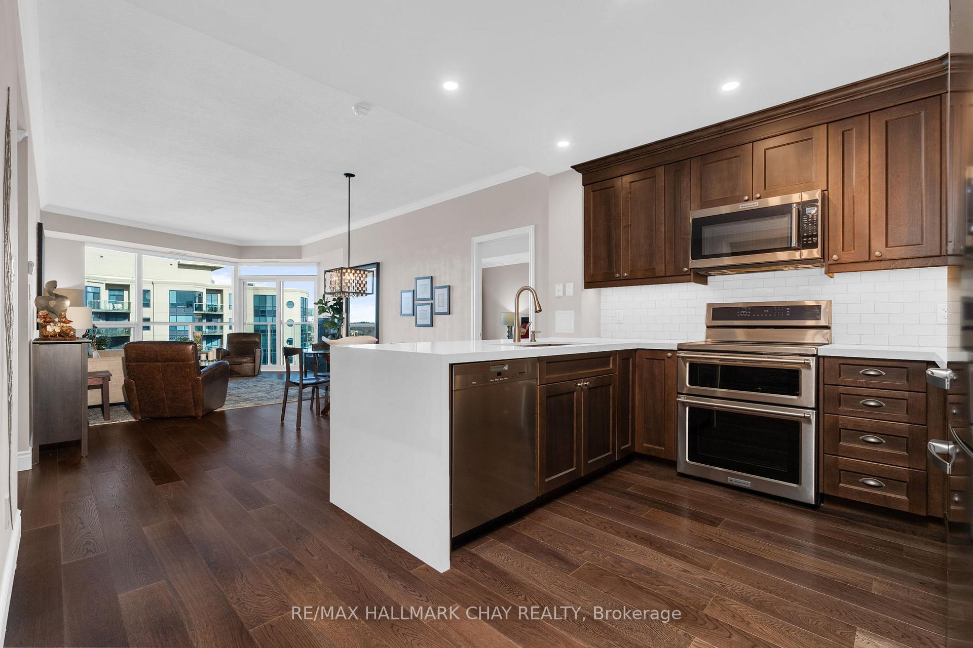 Photo 7 of Unit 1504, 37 Ellen Street, Barrie, Lakeshore — HOMEH