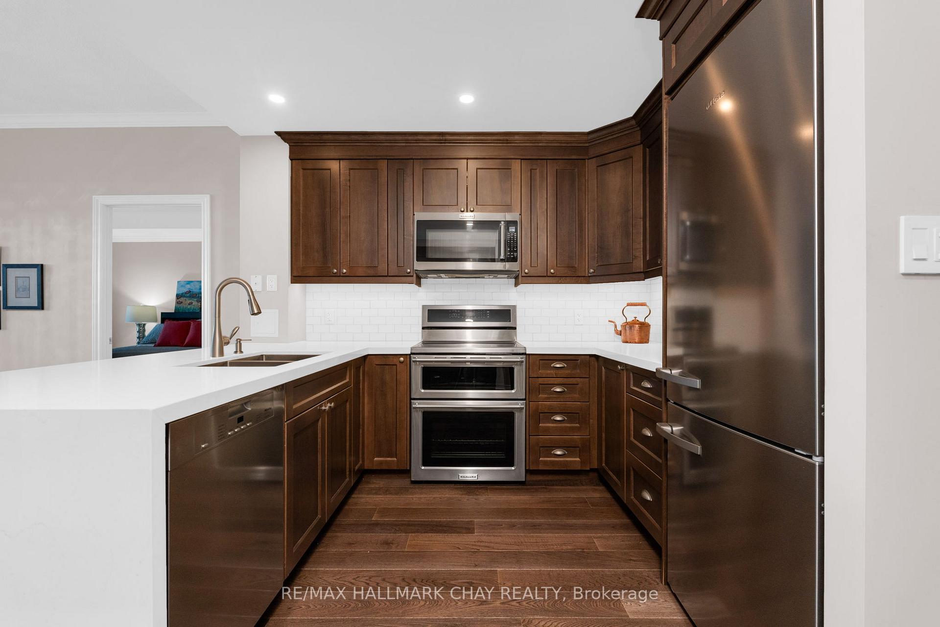 Photo 5 of Unit 1504, 37 Ellen Street, Barrie, Lakeshore — HOMEH