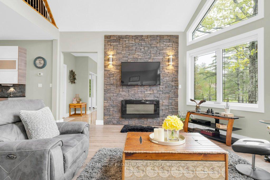 Photo 3 of 1071 Pine Path Lane, Frontenac, Frontenac North — HOMEH