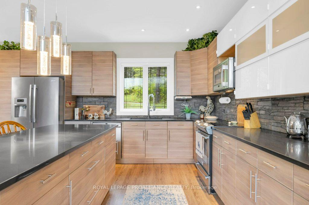 Photo 10 of 1071 Pine Path Lane, Frontenac, Frontenac North — HOMEH