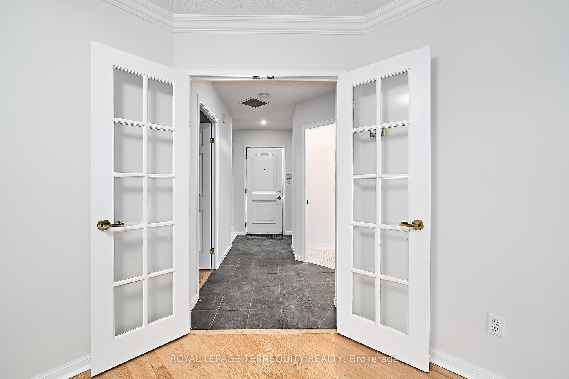 Photo 5 of Unit 203, 2365 Queen Street E, Toronto, The Beaches — HOMEH