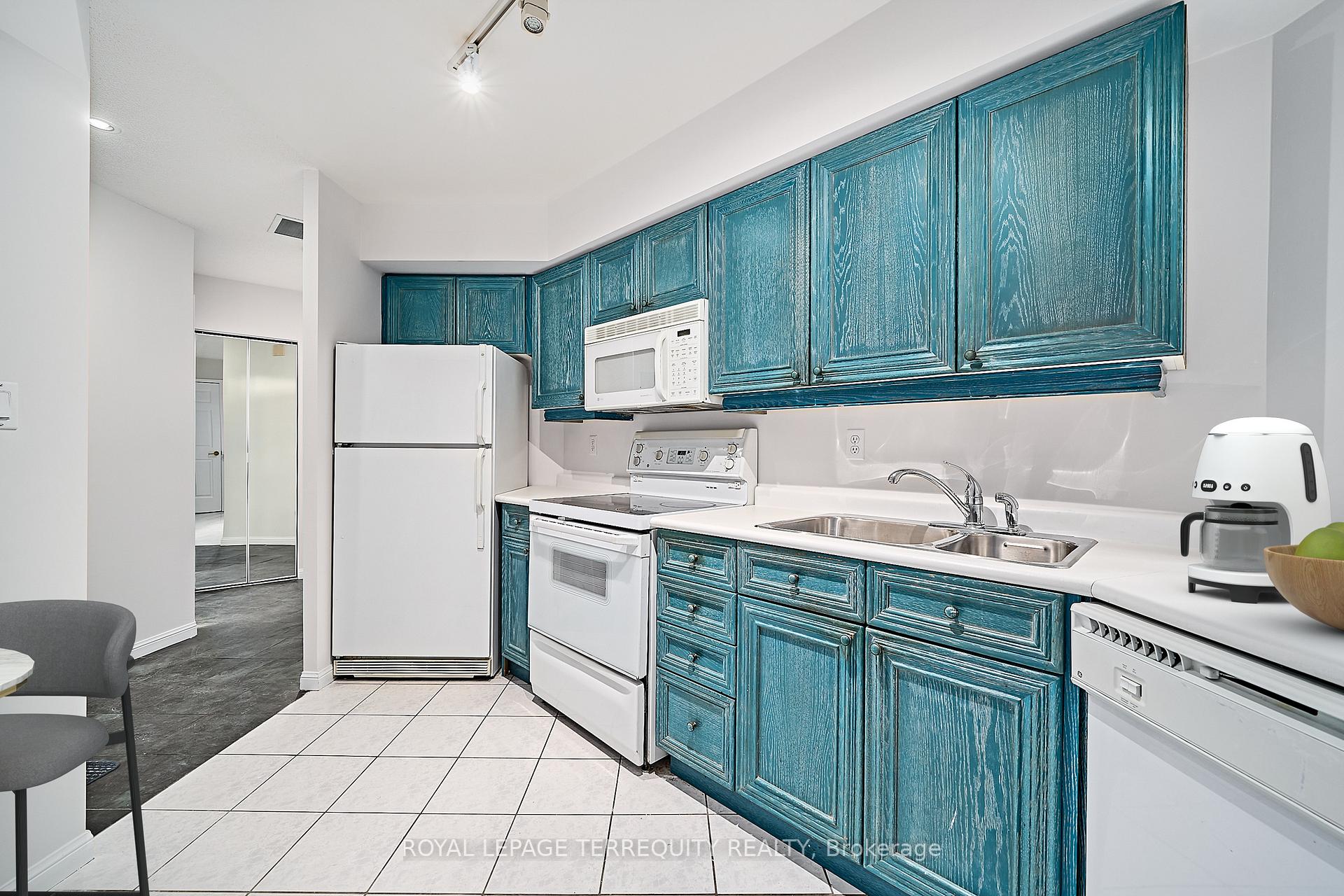 Photo 7 of Unit 203, 2365 Queen Street E, Toronto, The Beaches — HOMEH