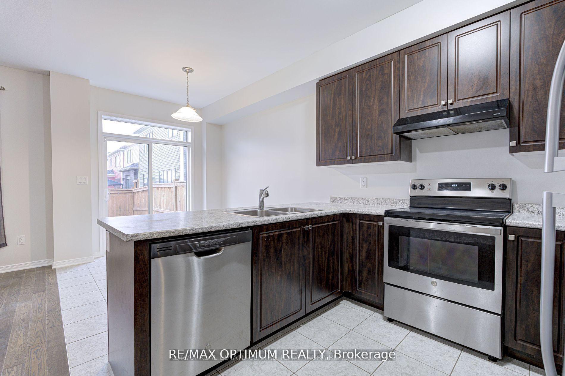 Photo 5 of 79 Oaktree Drive, Haldimand — HOMEH