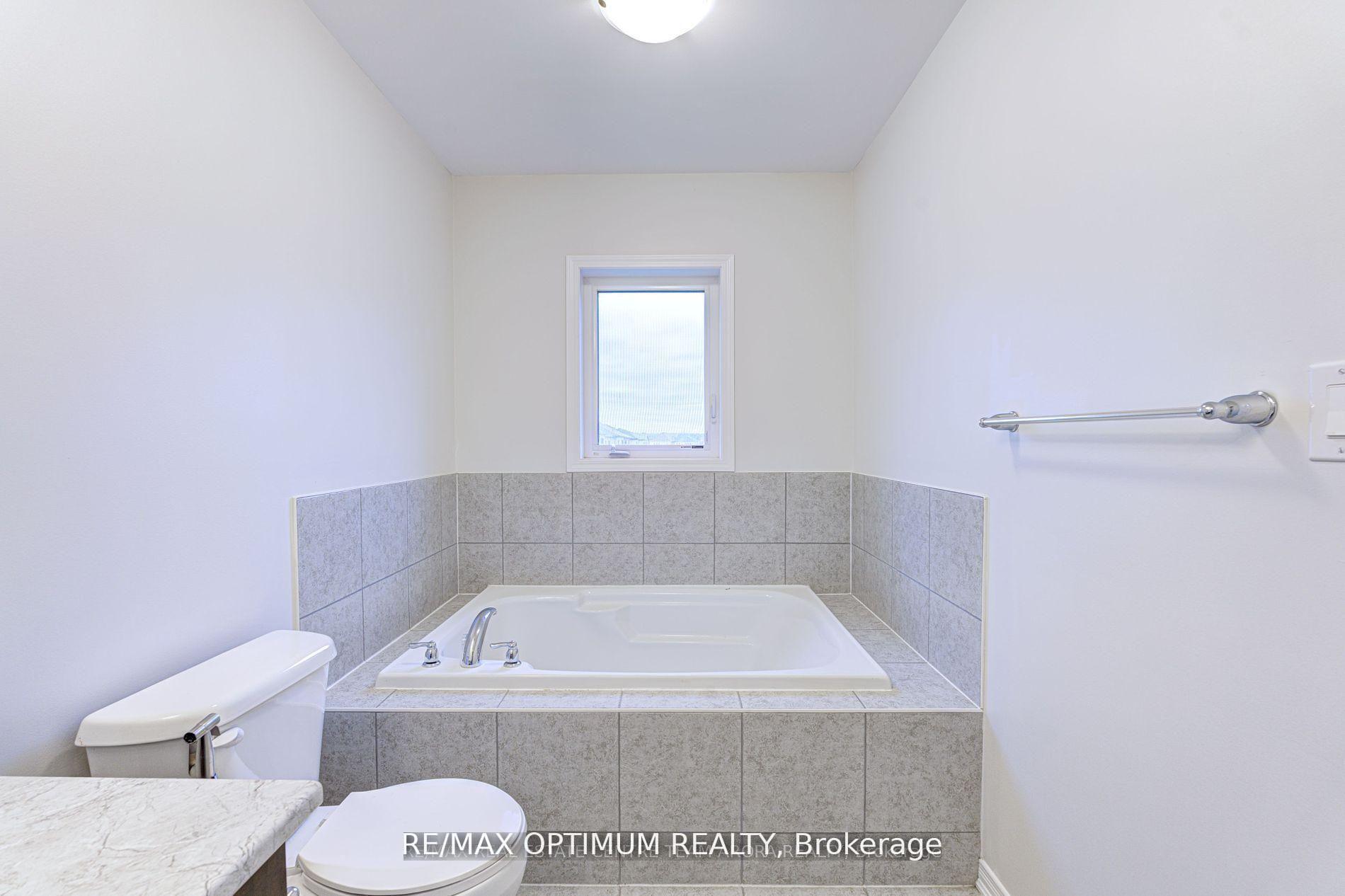 Photo 9 of 79 Oaktree Drive, Haldimand — HOMEH