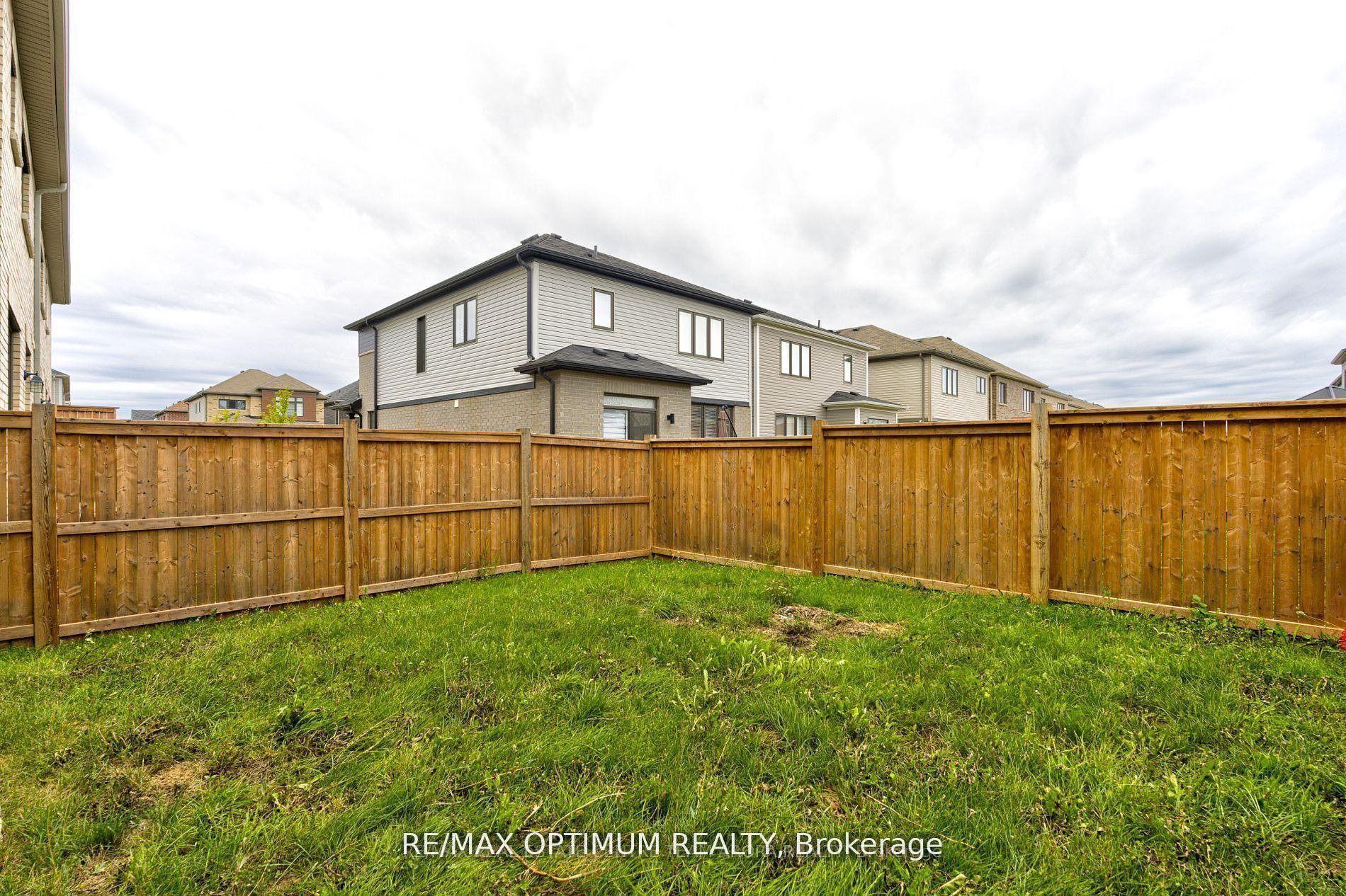 Photo 12 of 79 Oaktree Drive, Haldimand — HOMEH