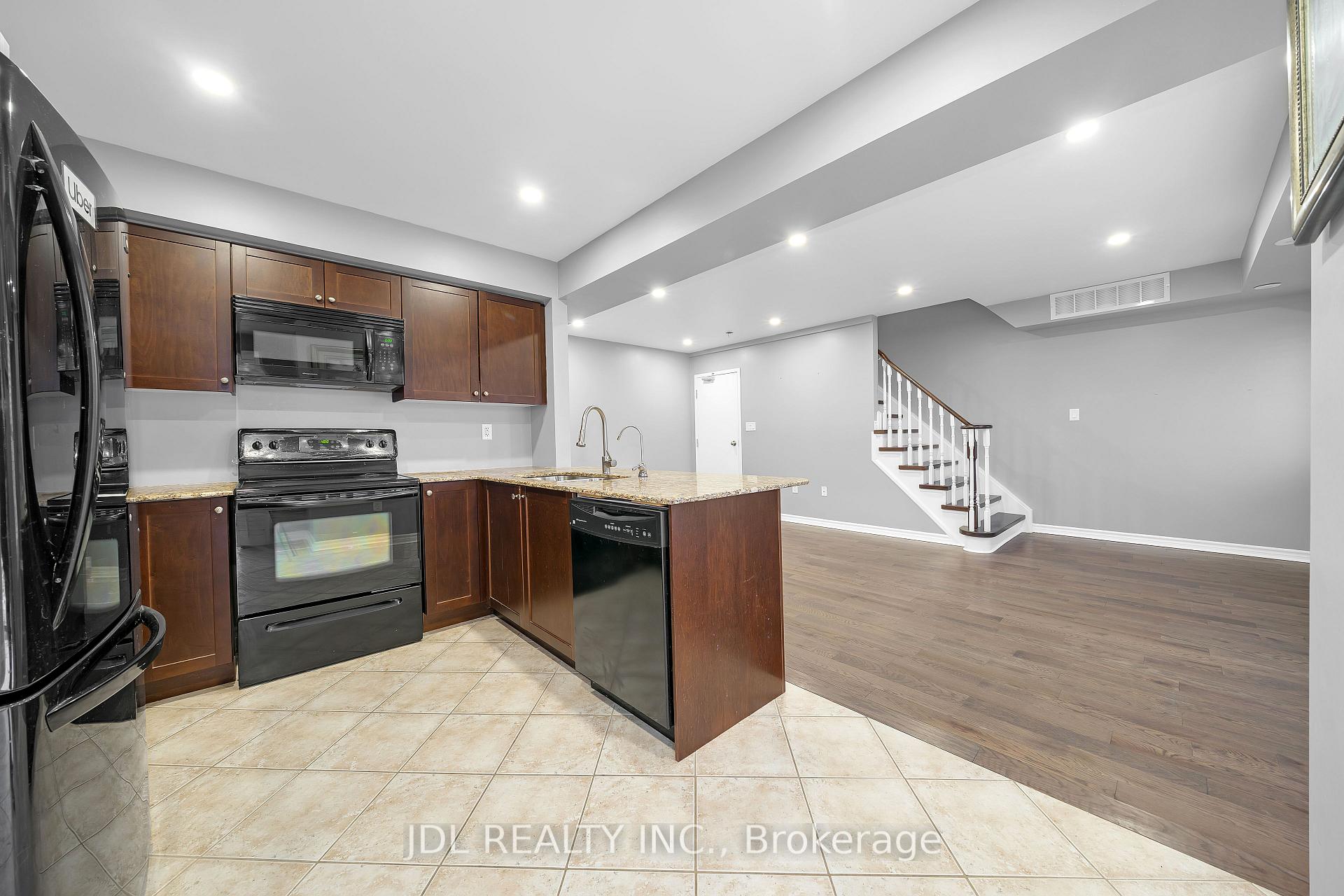 Photo 3 of 2081 Bur Oak Avenue, Markham, Greensborough — HOMEH